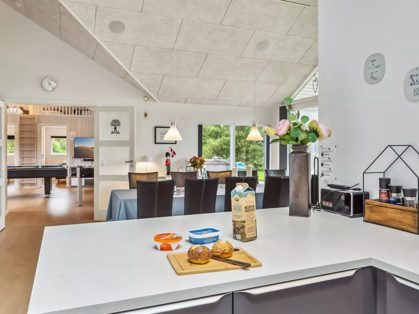 "Amai" - 4.5km from the sea-Inside