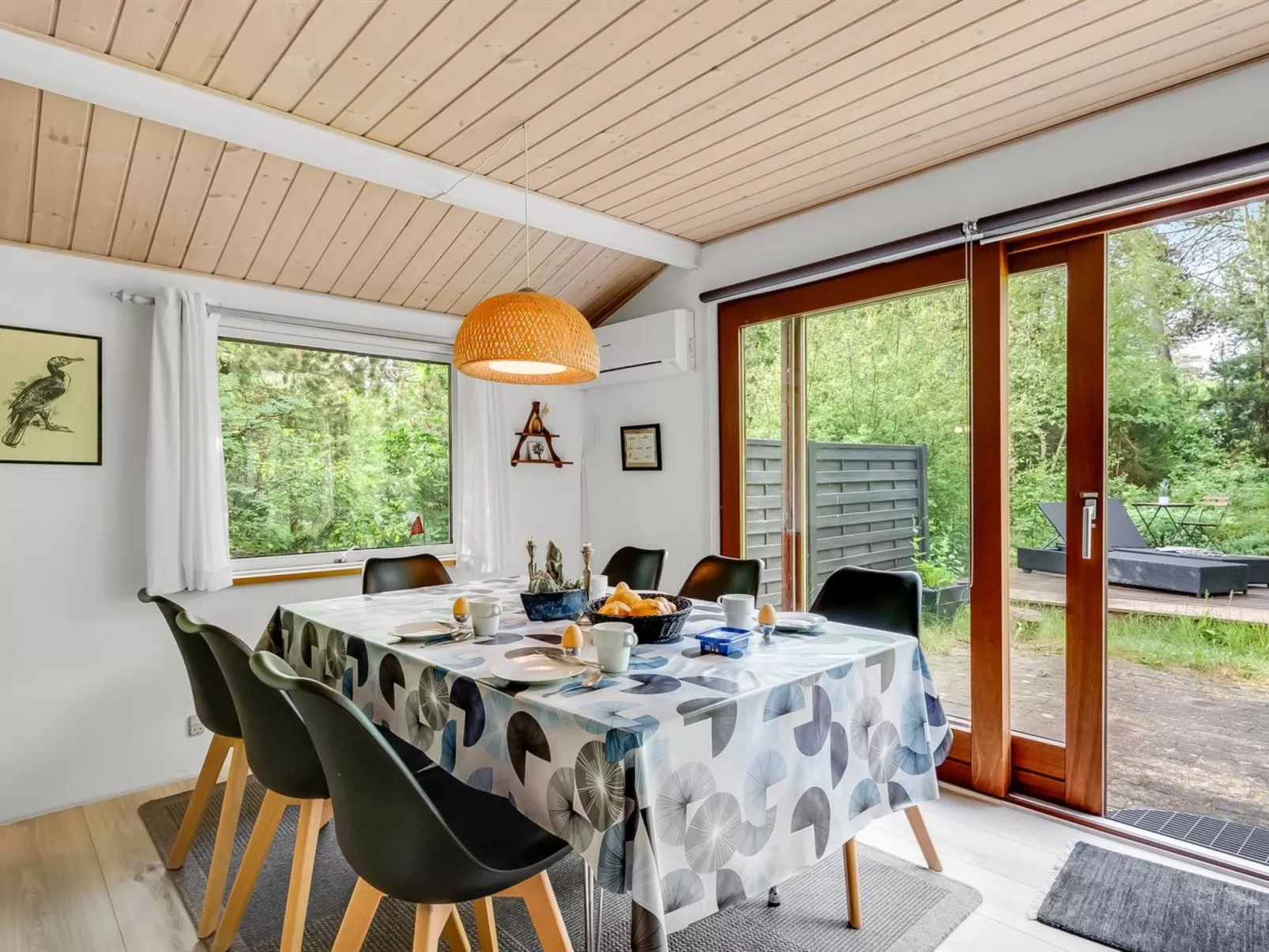 "Hilde" - 350m to the fjord-Inside