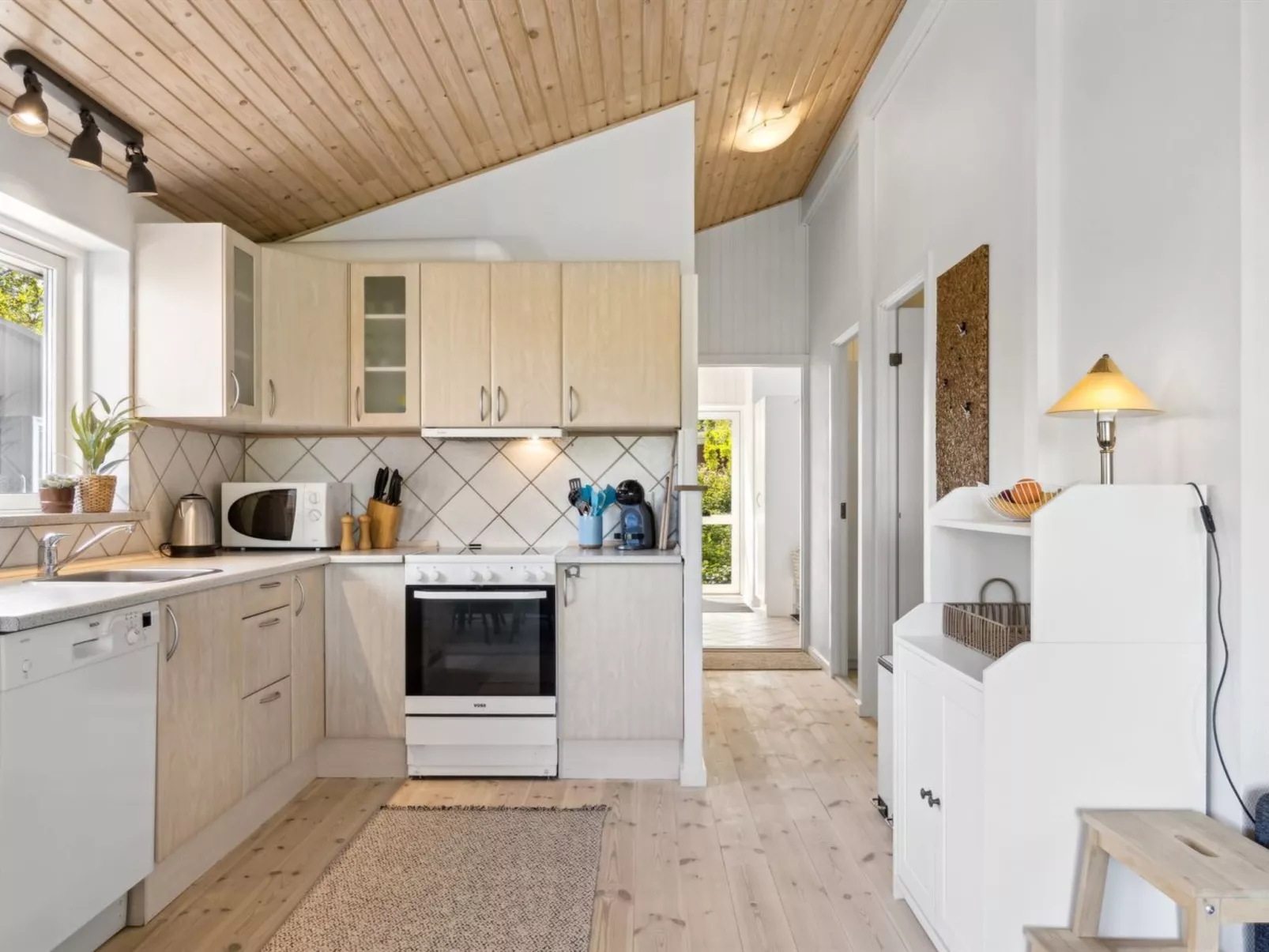 "Sheemen" - 900m from the sea-Inside