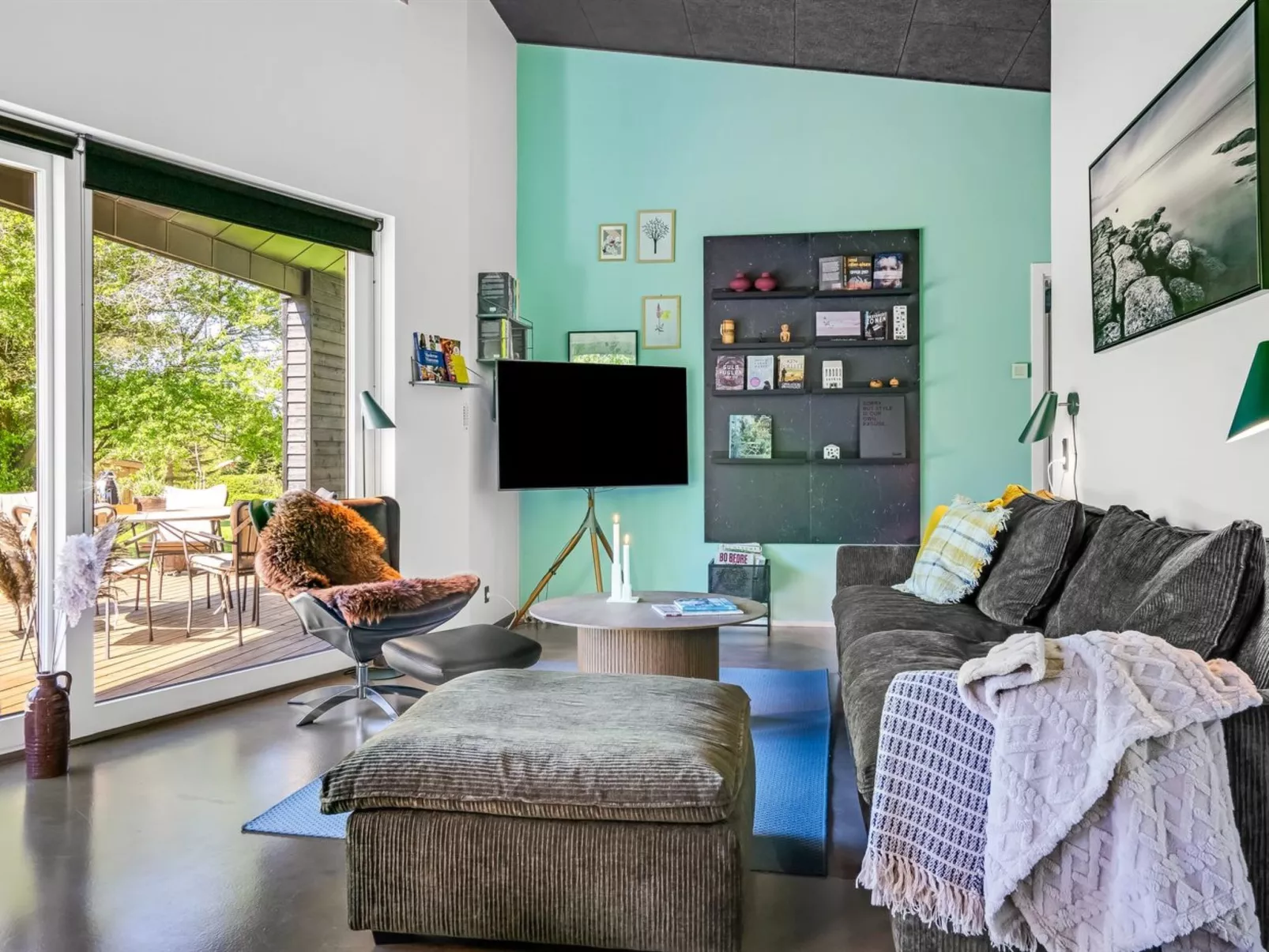 "Melina" - 900m to the fjord-Drinnen