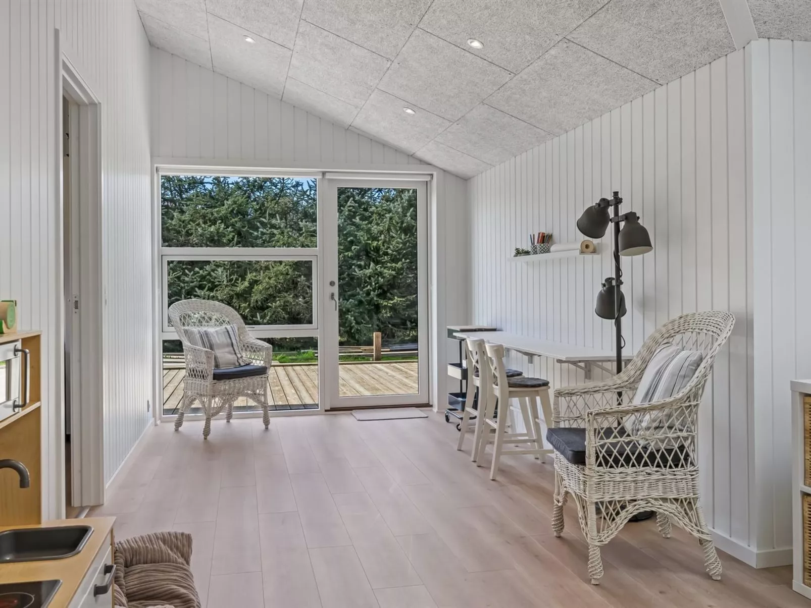 "Ema" - 1.9km from the sea-Dedans