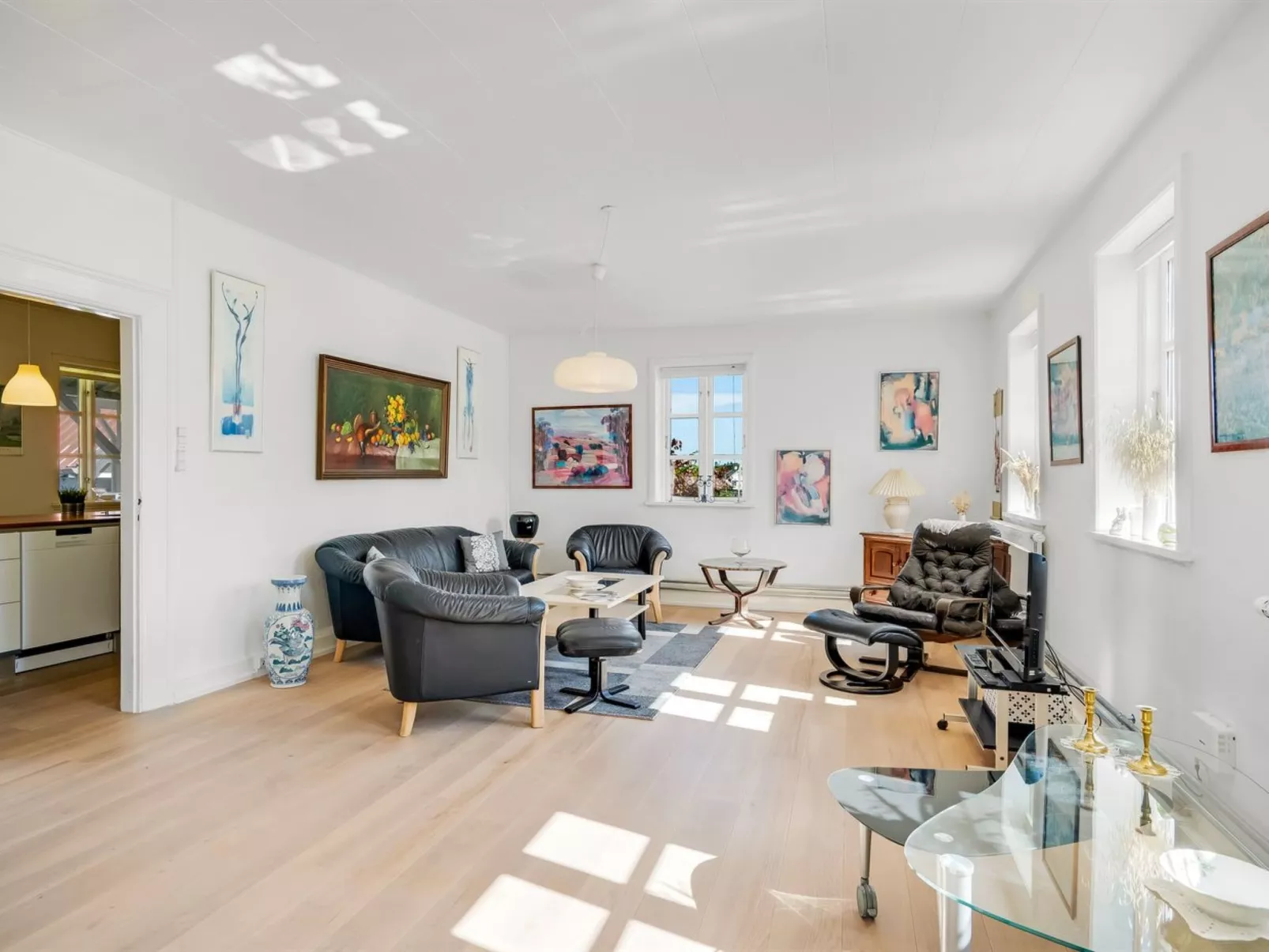 "Ejnarine" - 600m to the fjord-Drinnen