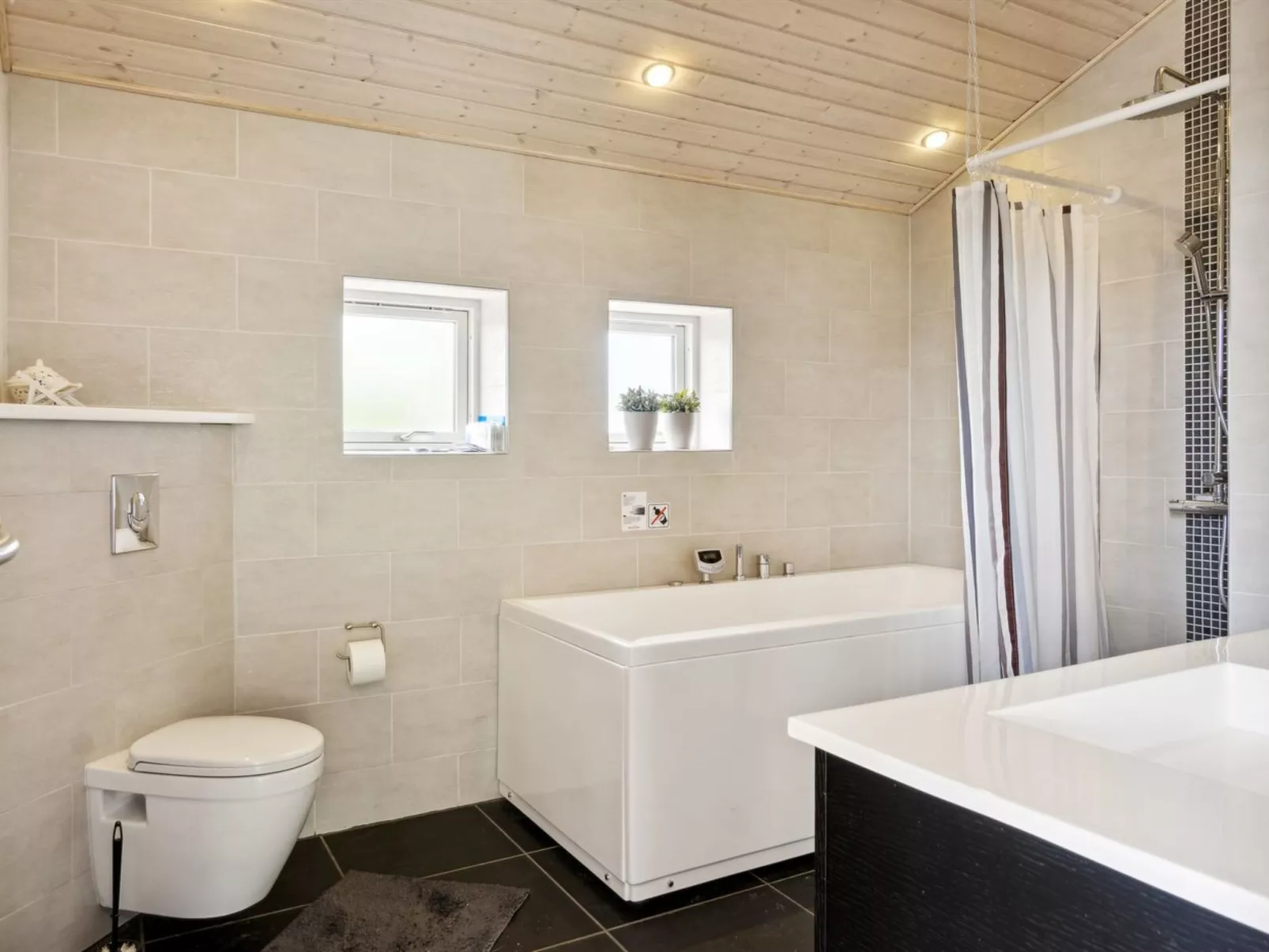 "Tuulikki" - 100m from the sea-Inside