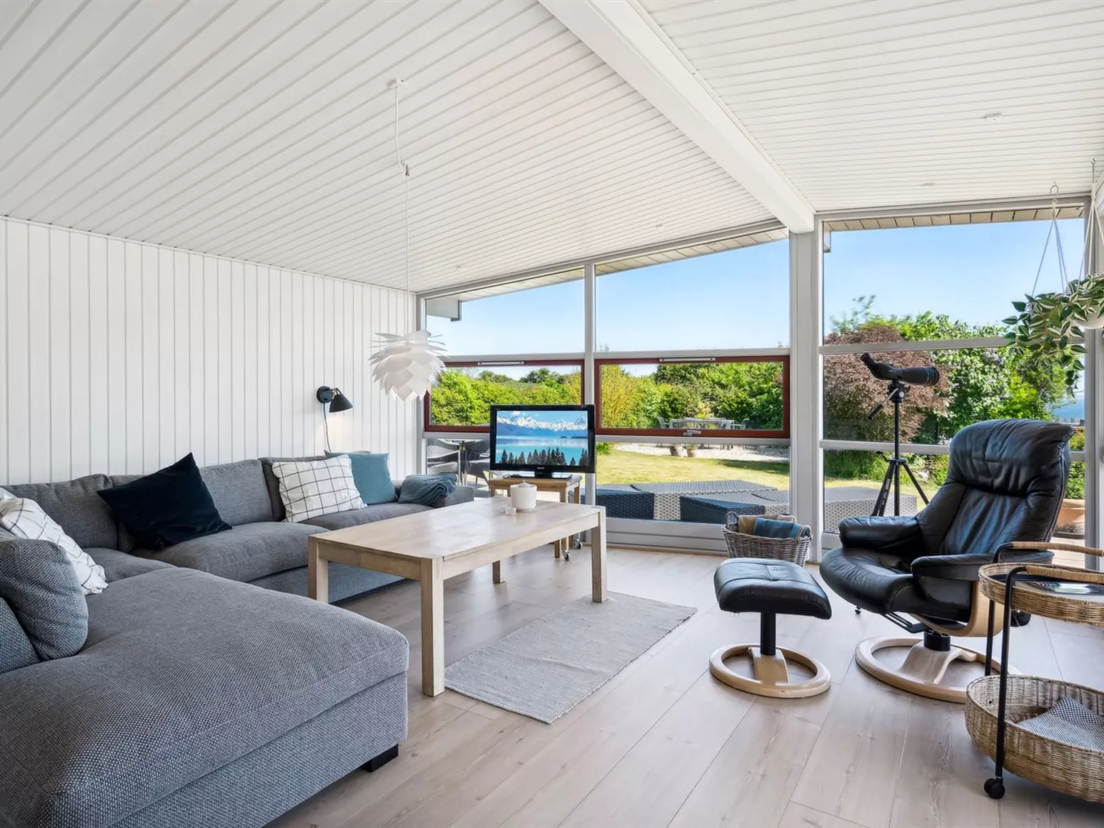 "Fokke" - 450m from the sea-Inside