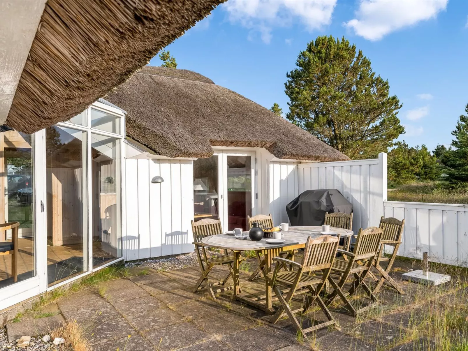 "Elenor" - 1.1km from the sea-Draußen