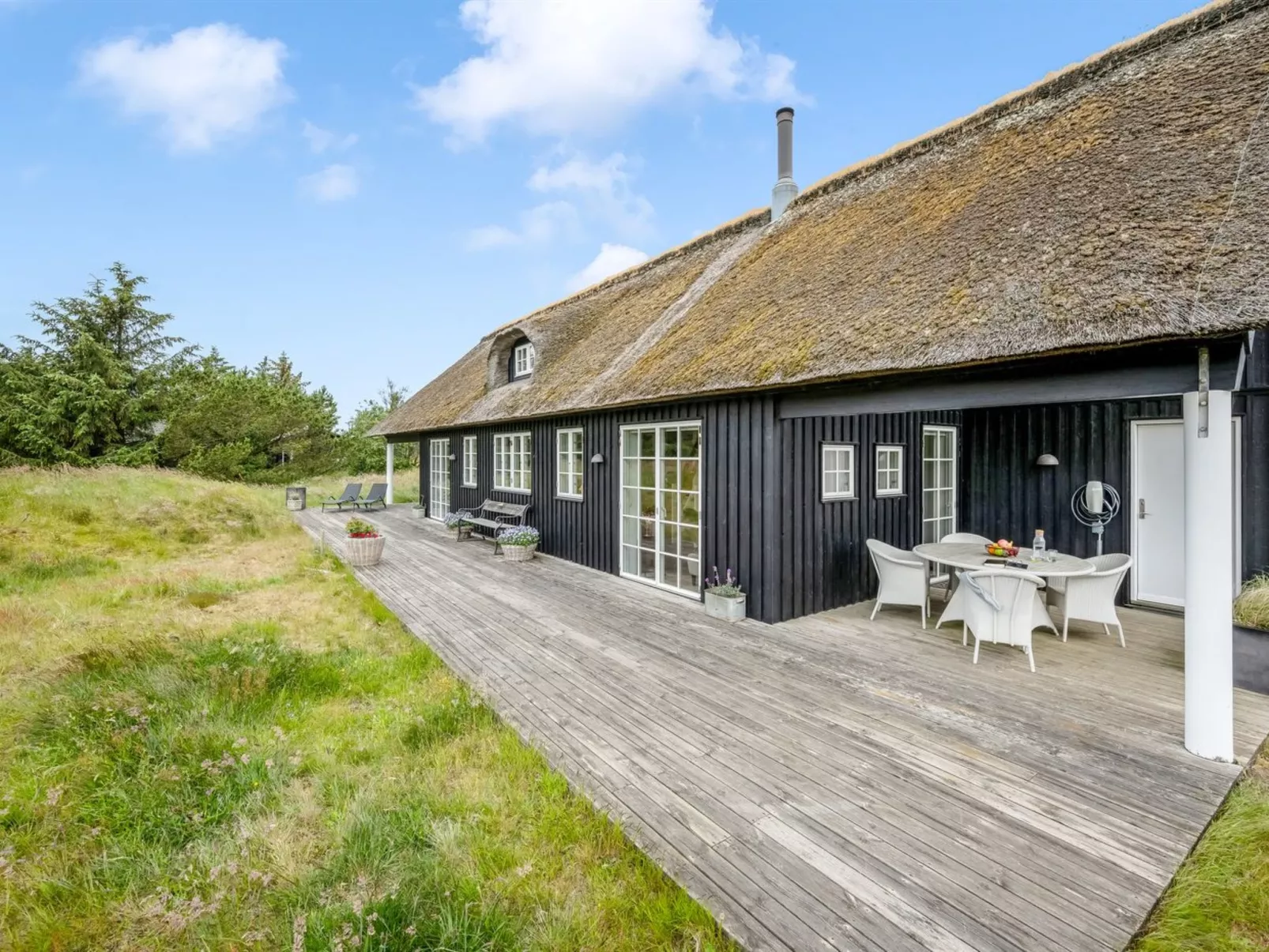 "Helmi" - 1.5km from the sea-Outside