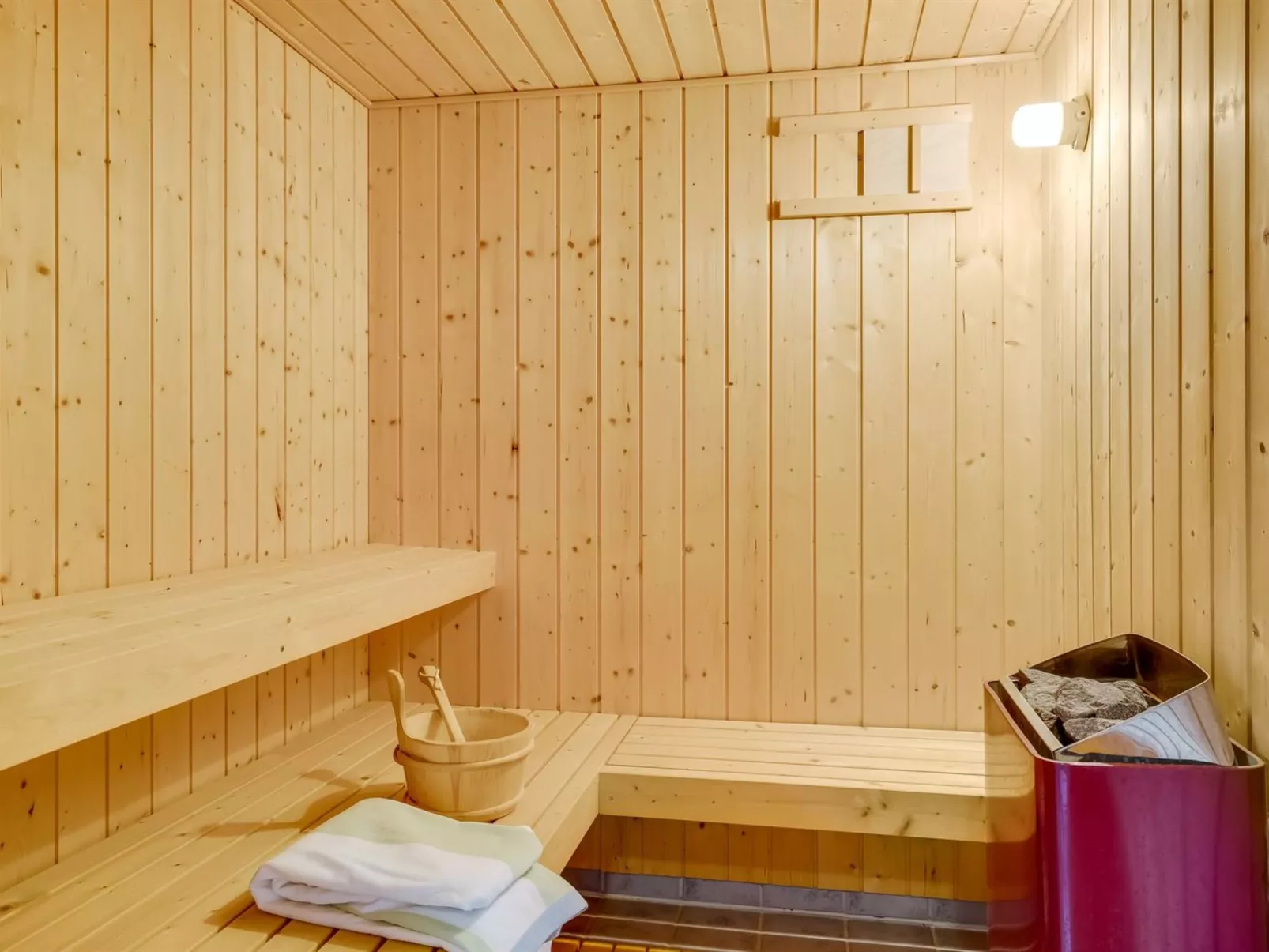 "Zölestine" -  from the sea-Inside