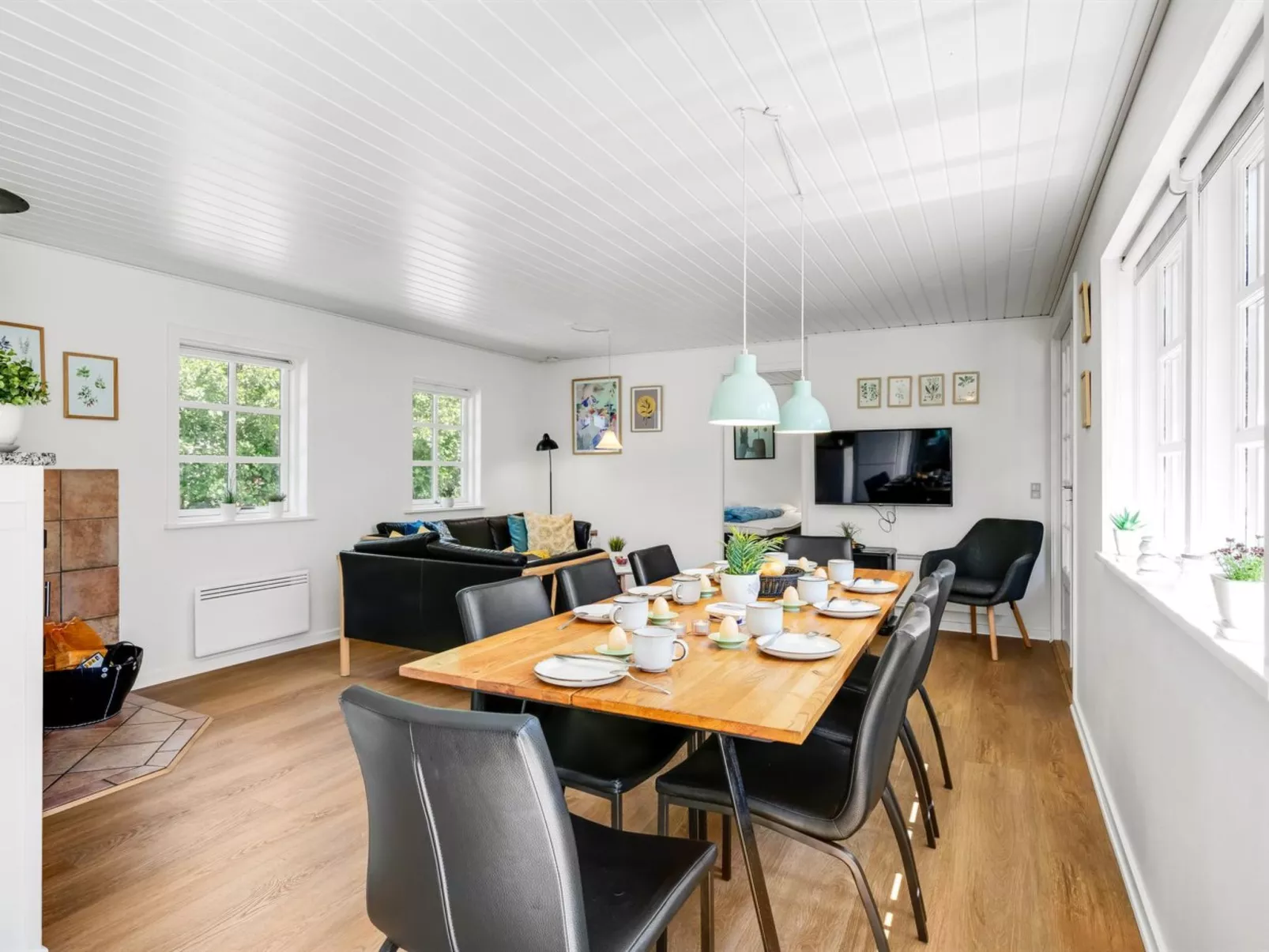 "Holga" - 400m from the sea-Inside