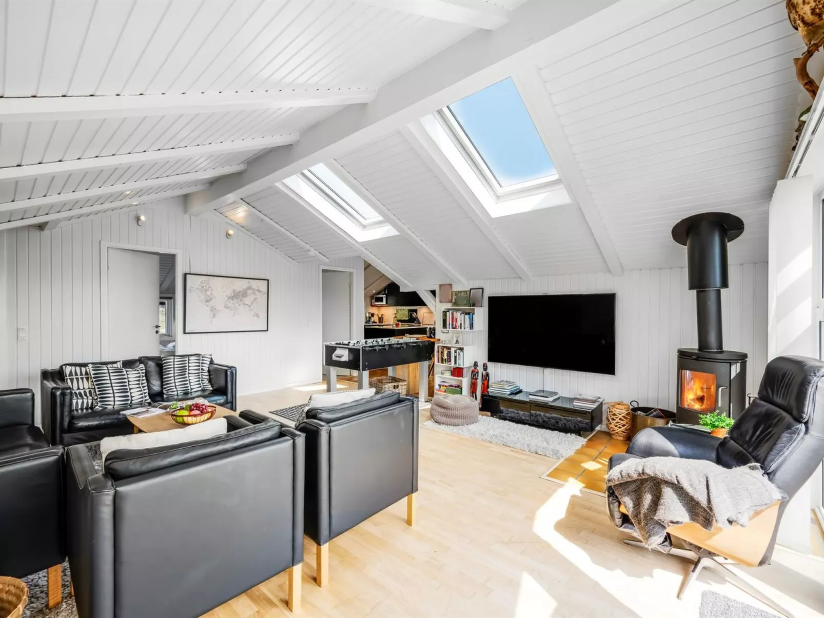 "Emin" - 700m from the sea-Drinnen