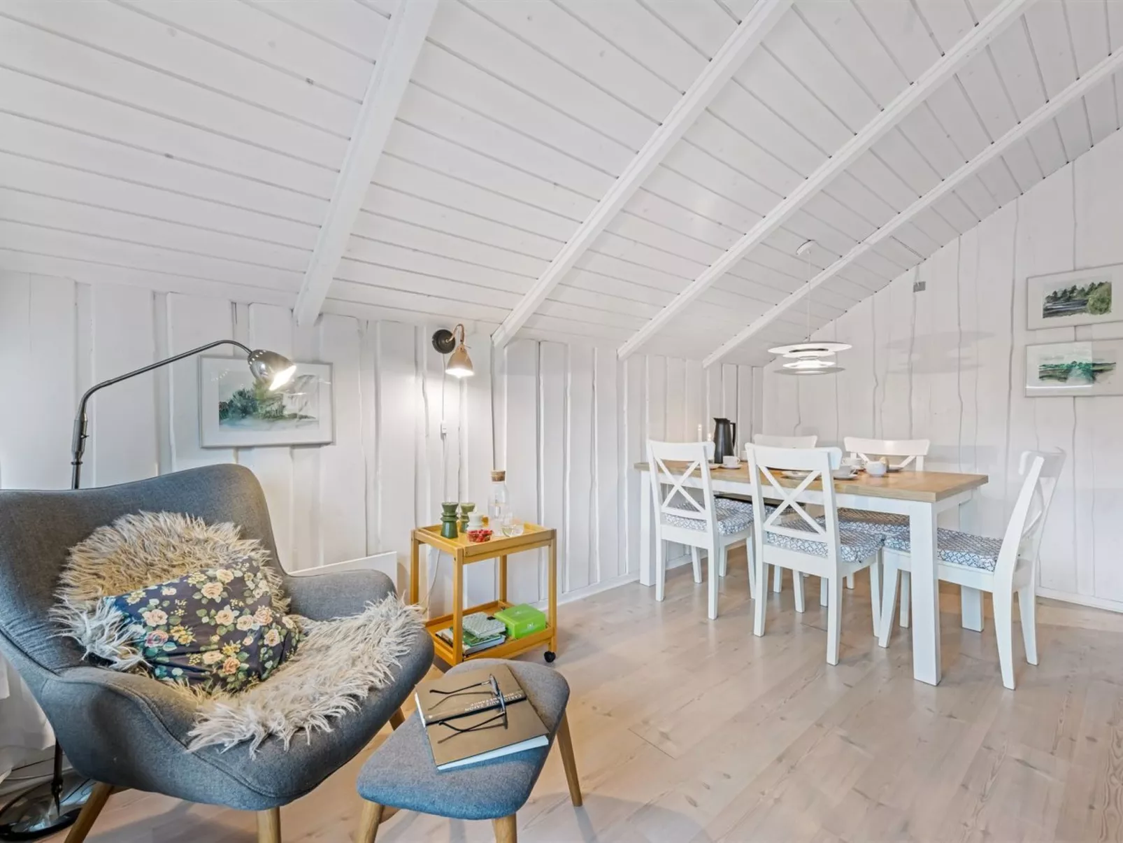 "Giselle" - 10km from the sea-Drinnen