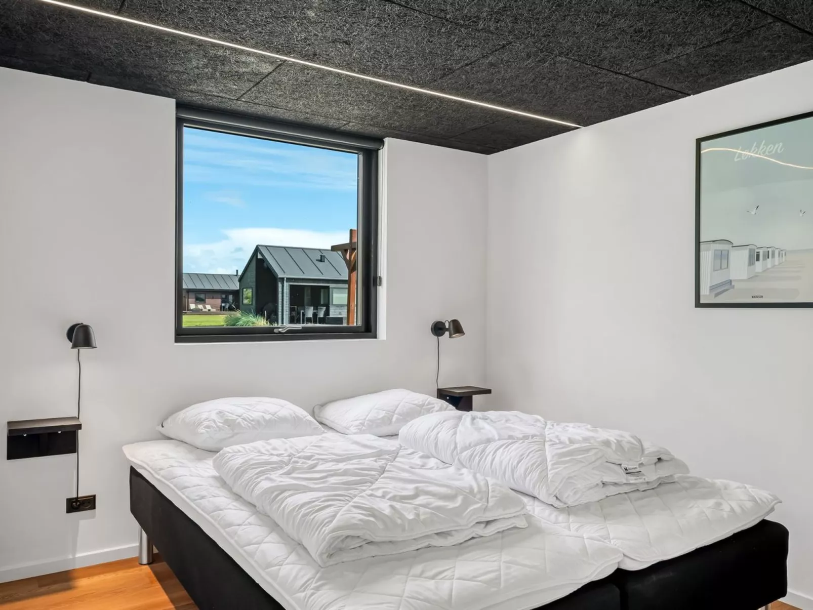 "Udder" - 1.5km from the sea-Inside