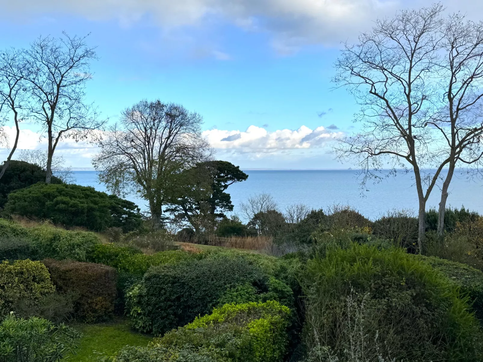 Brise Marine-Outside