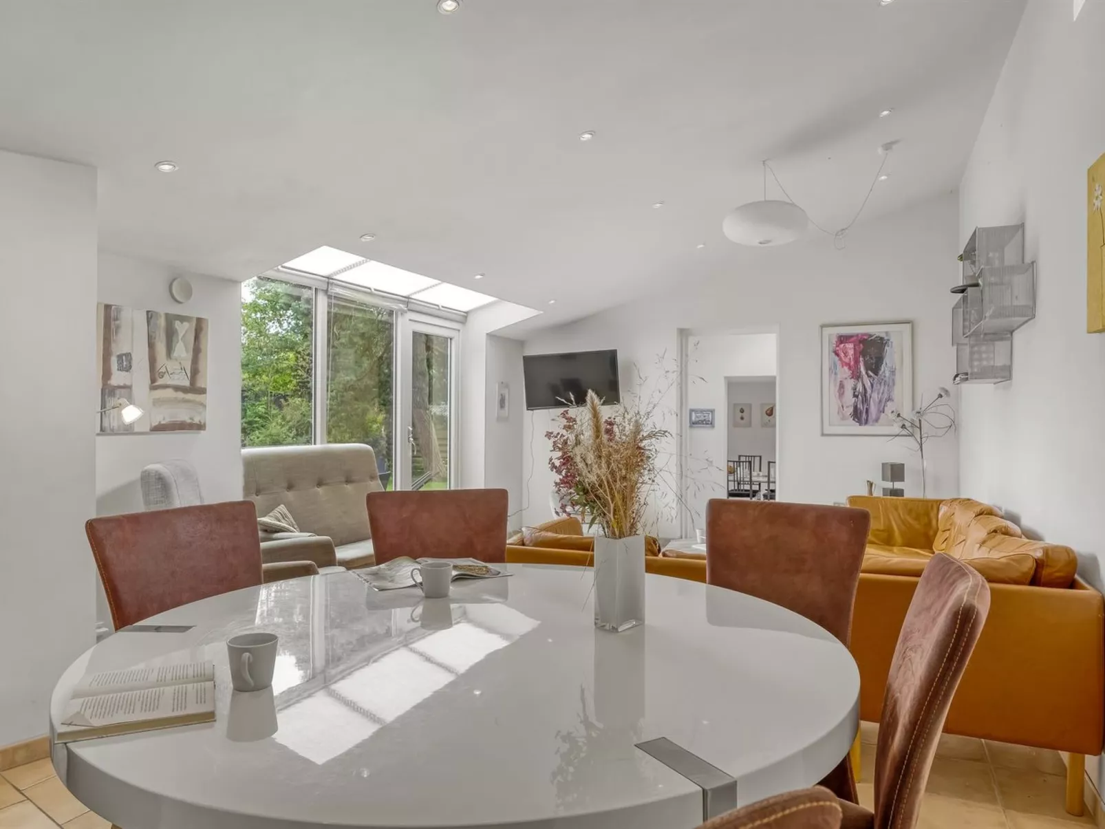 "Henkil" - 175m from the sea-Dedans