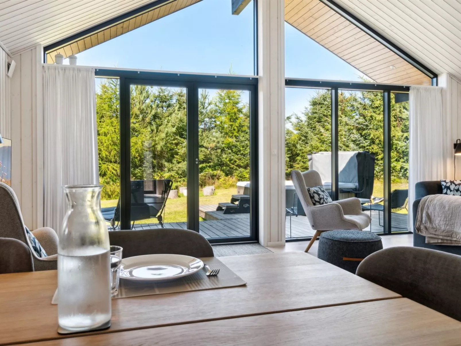 "Kristiarn" - 1.1km from the sea-Inside