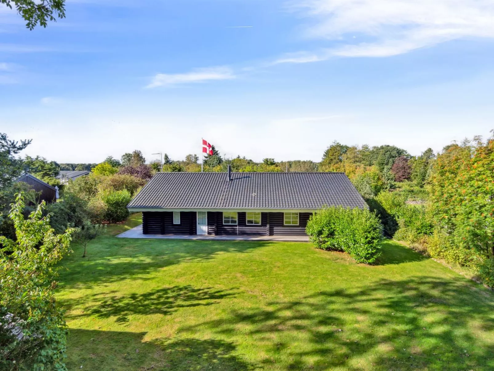 "Sighfrith" - 1.4km from the sea-Outside