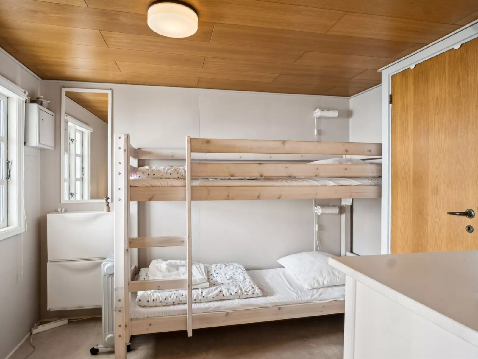 "Drifa" - 20m from the sea-Drinnen