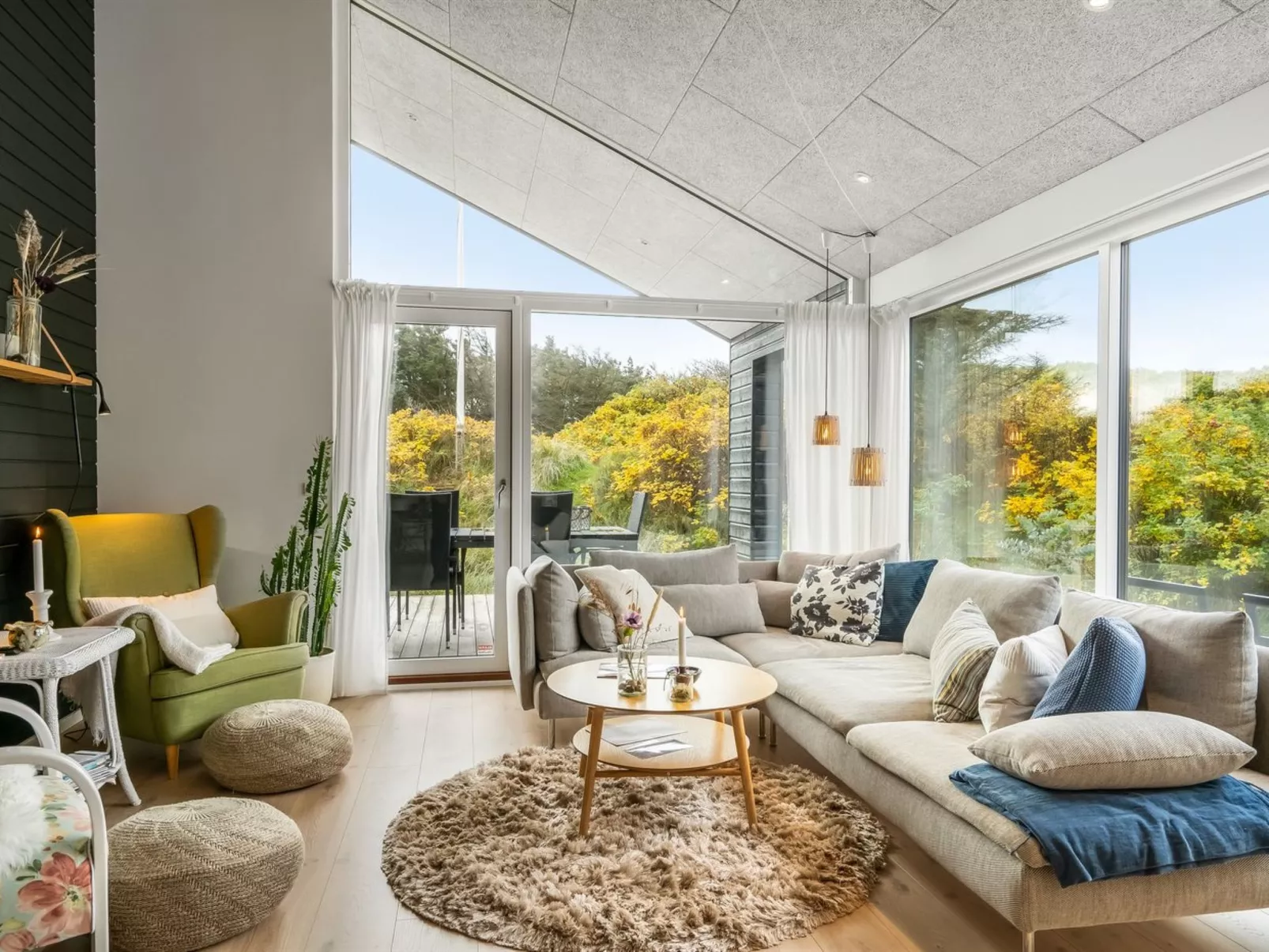 "Thorfin" - 300m from the sea-Inside