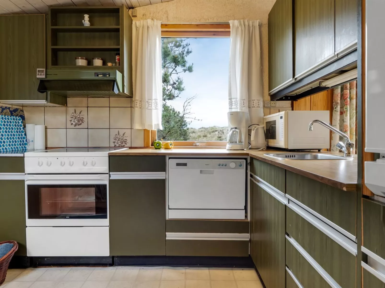 "Kimi" - 75m from the sea-Drinnen