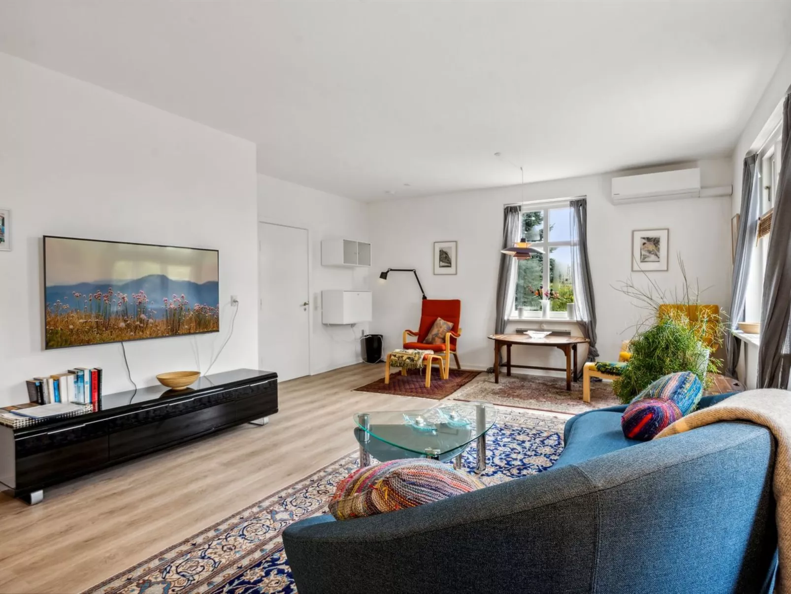 "Saja" - 550m from the sea-Inside