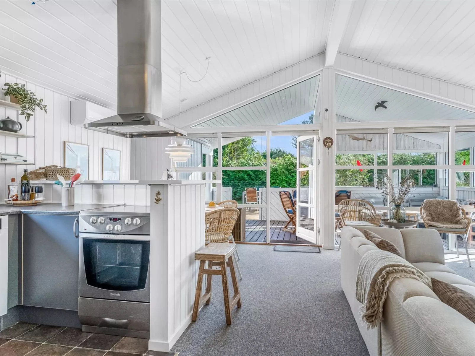 "Ion" - 250m from the sea-Inside