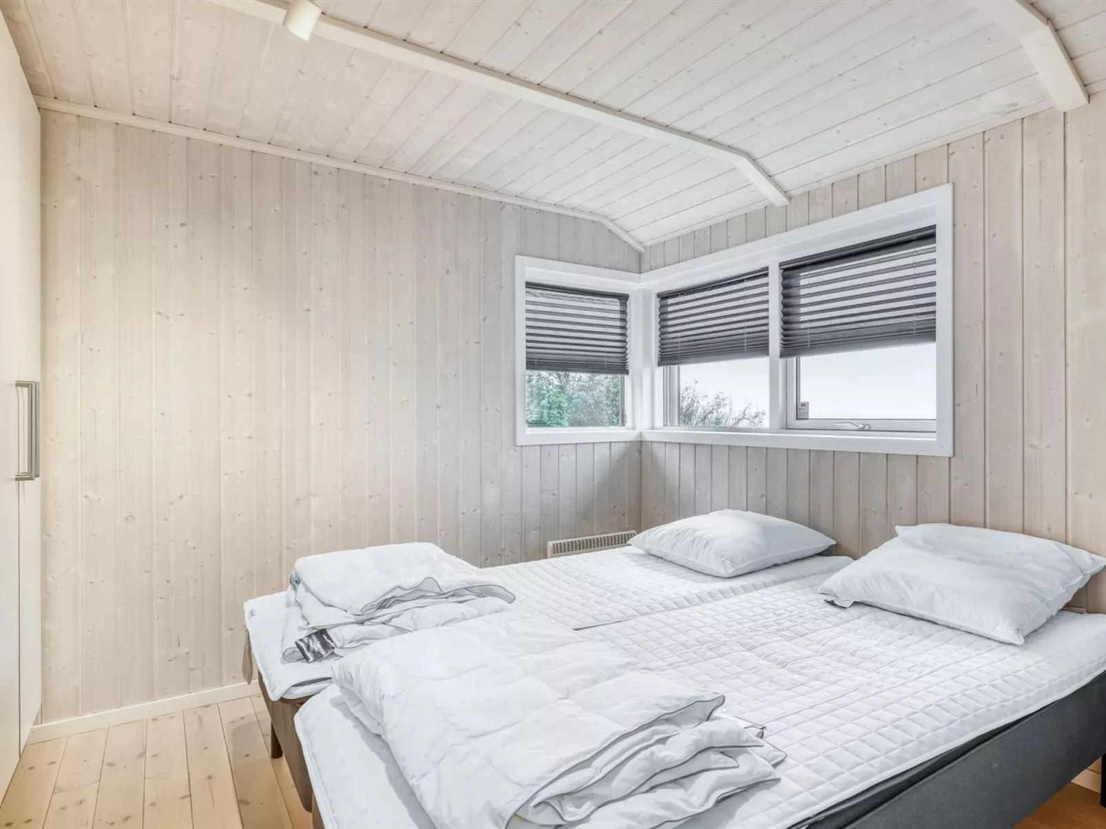 "Næwe" - 10m to the fjord-Drinnen