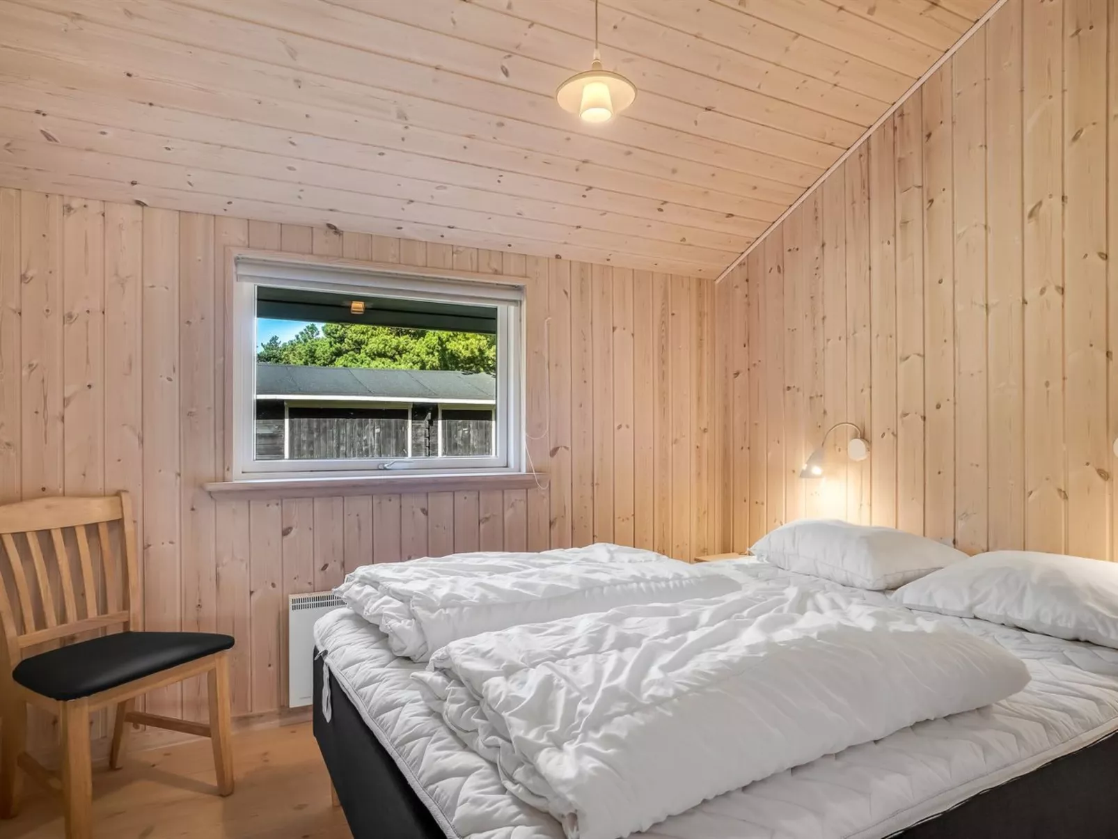 "Skrollan" - 200m to the fjord-Inside