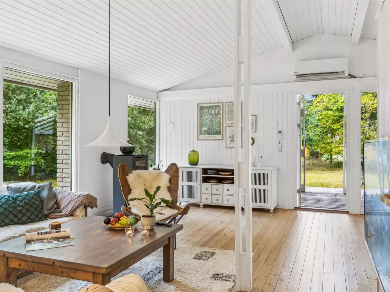 "Arto" - 1.2km from the sea-Inside