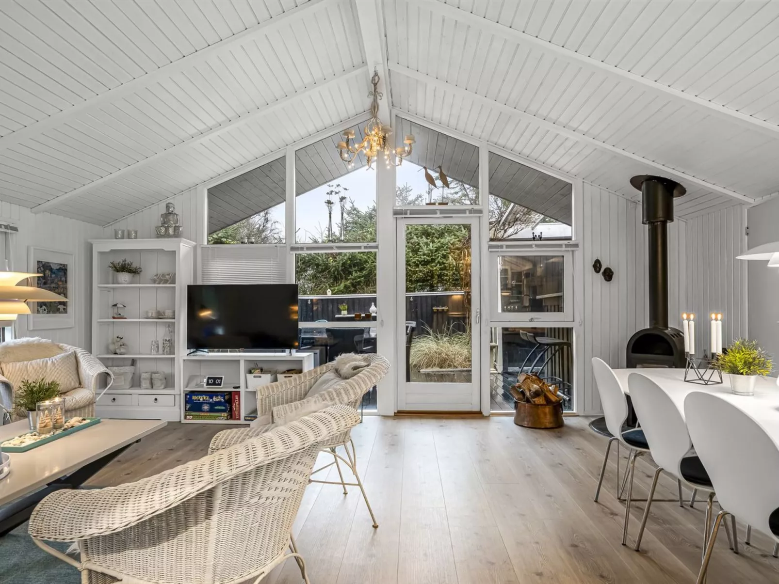 "Gonda" - 2km from the sea-Inside