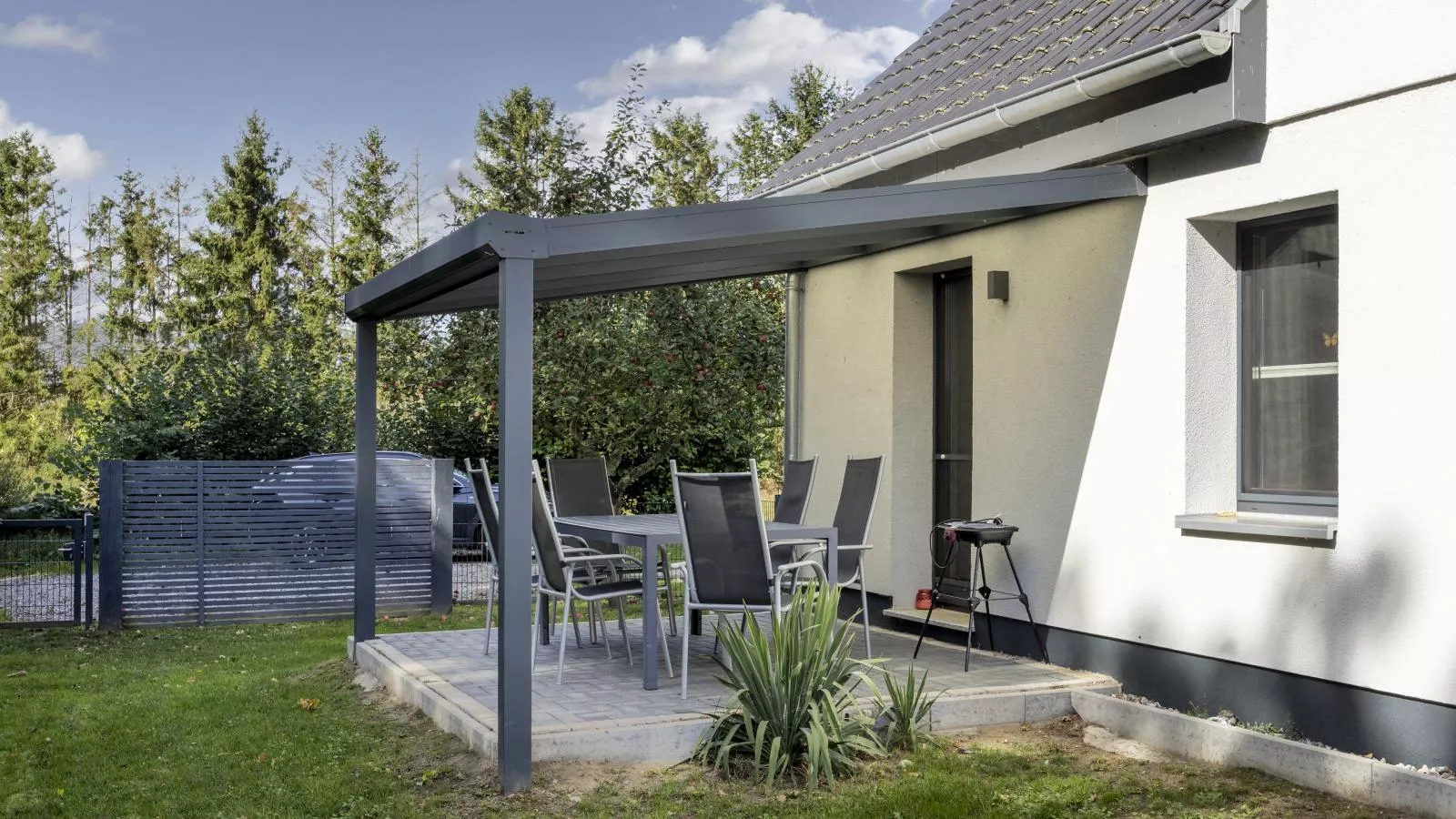 Direkt an der Ostsee - Helma-Gardens in summer