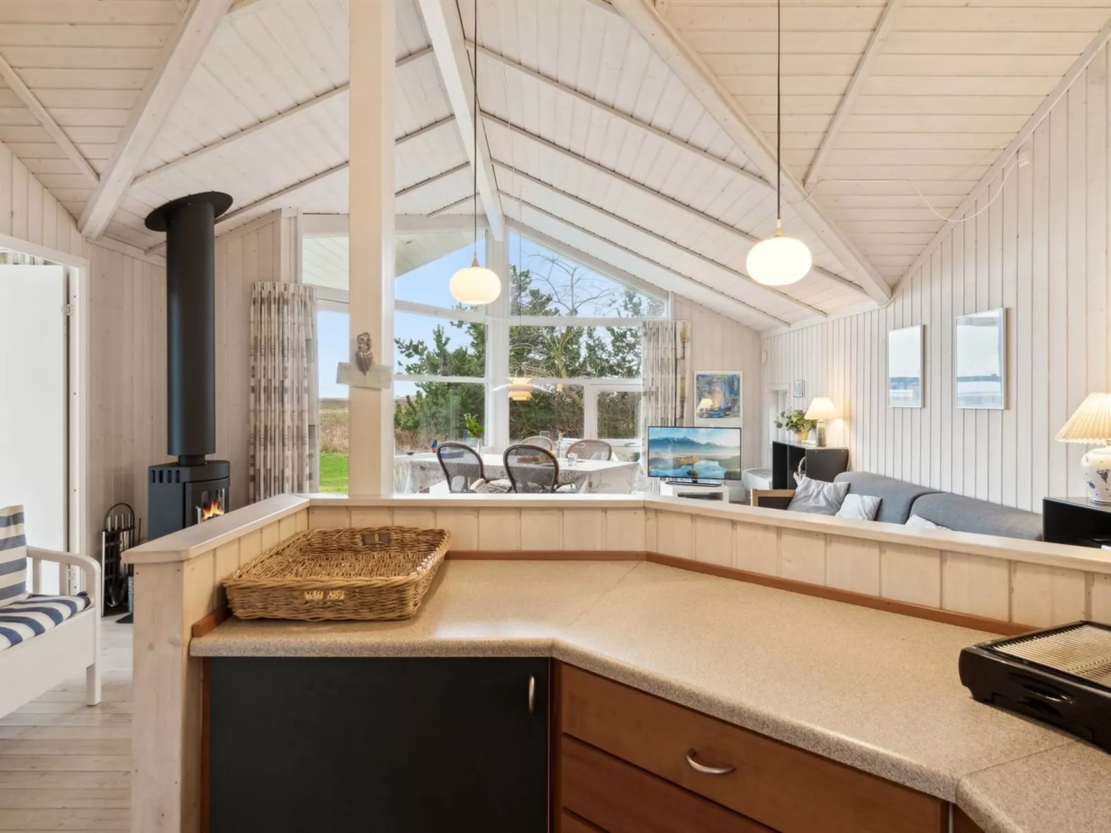 "Hjalmine" - 225m from the sea-Inside