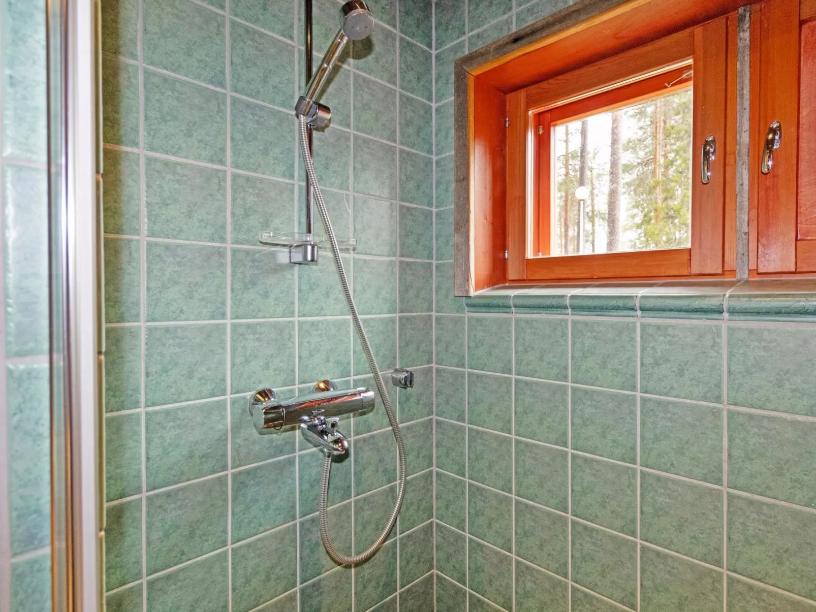 Metsä-luosto-Drinnen