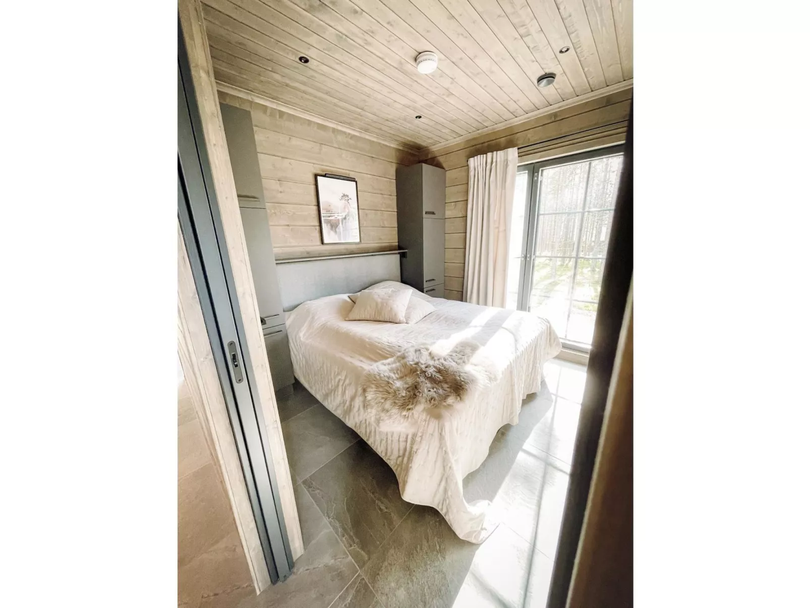 Willa levi west b-Dedans