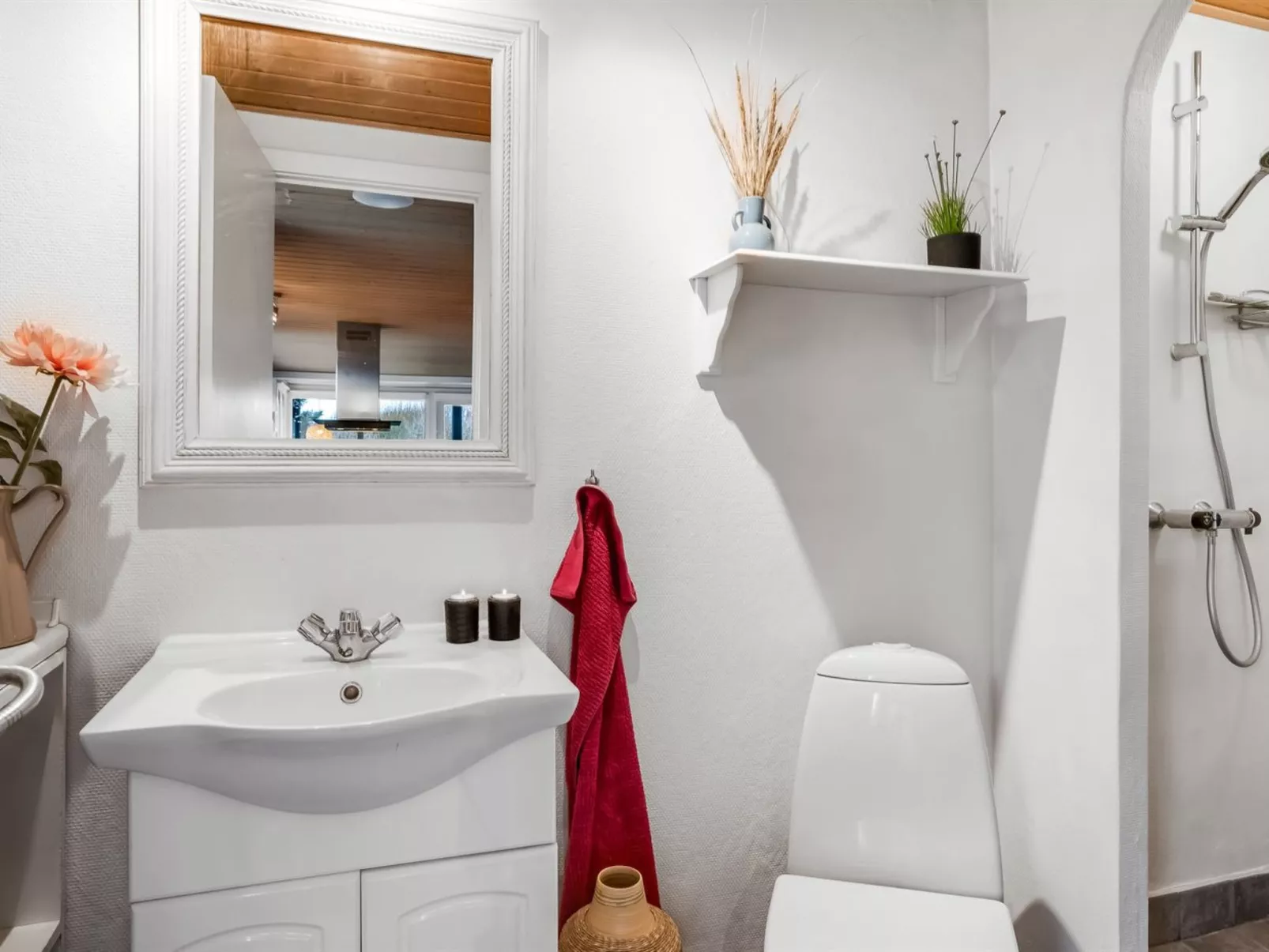 "Erblin" - 400m from the sea-Drinnen