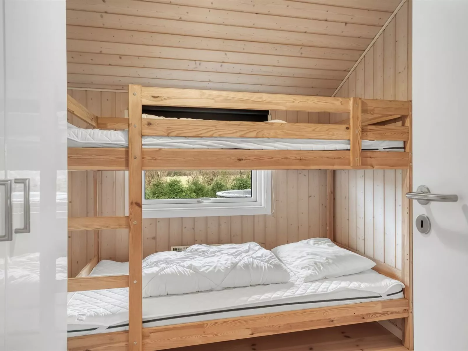 "Antero" - 500m to the fjord-Inside