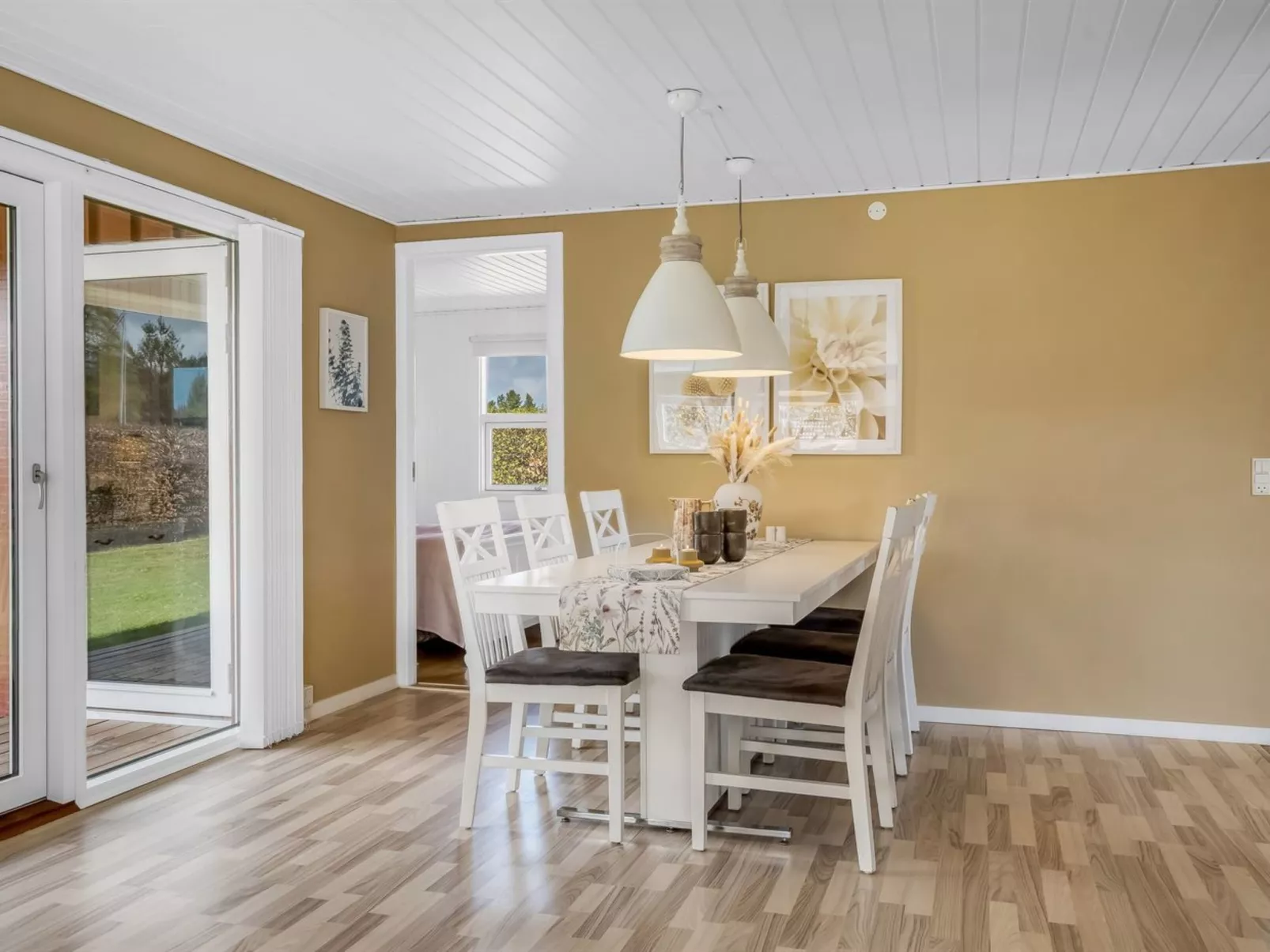 "Ruse" -  from the sea-Dedans