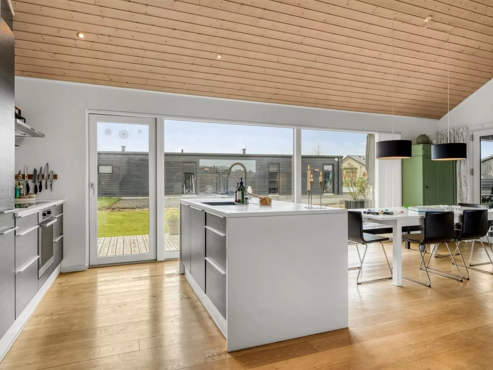 "Kato" -  from the sea-Inside