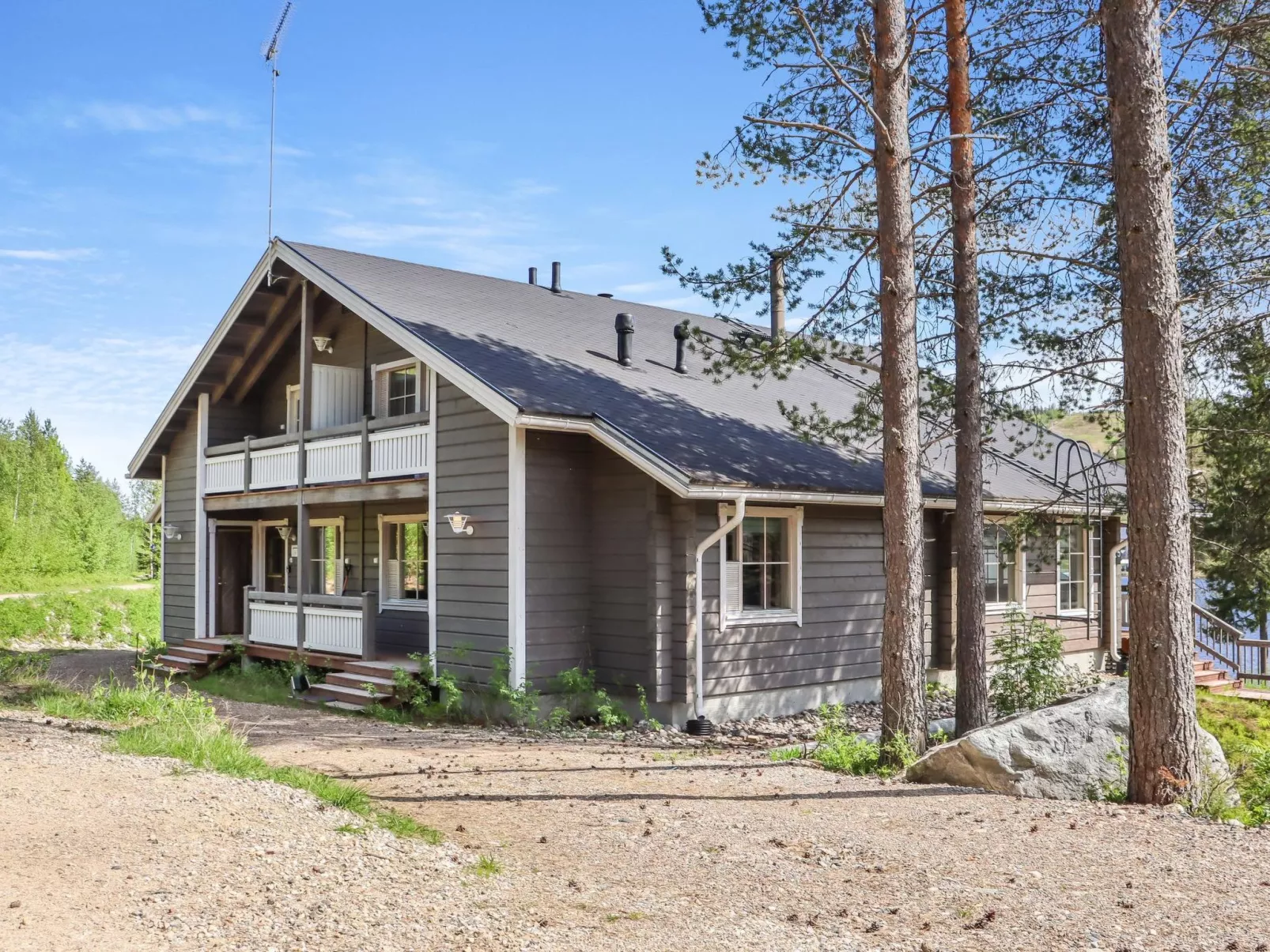 Aurinko-saaga 6 paritalo-Dedans