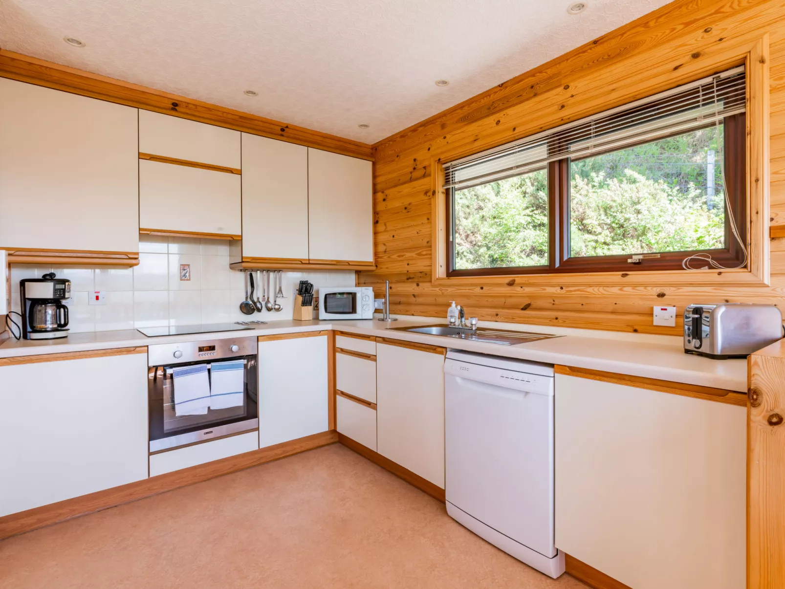 Achmony Secluded Westend