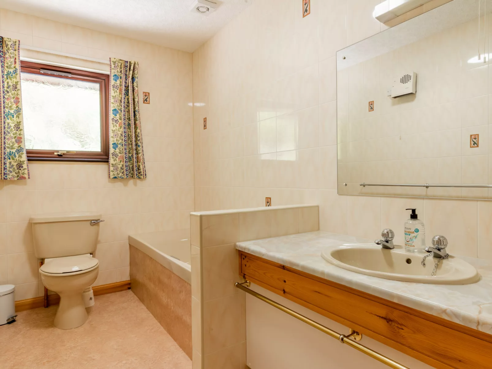 Achmony Secluded Westend-Dedans