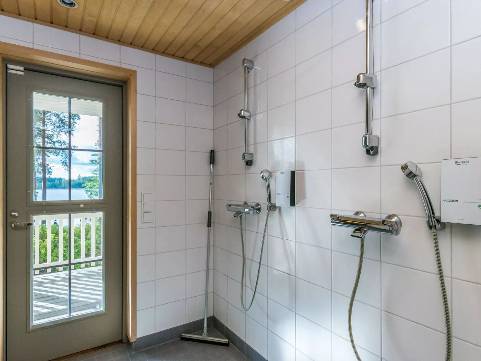 Kartanohuvila-Inside