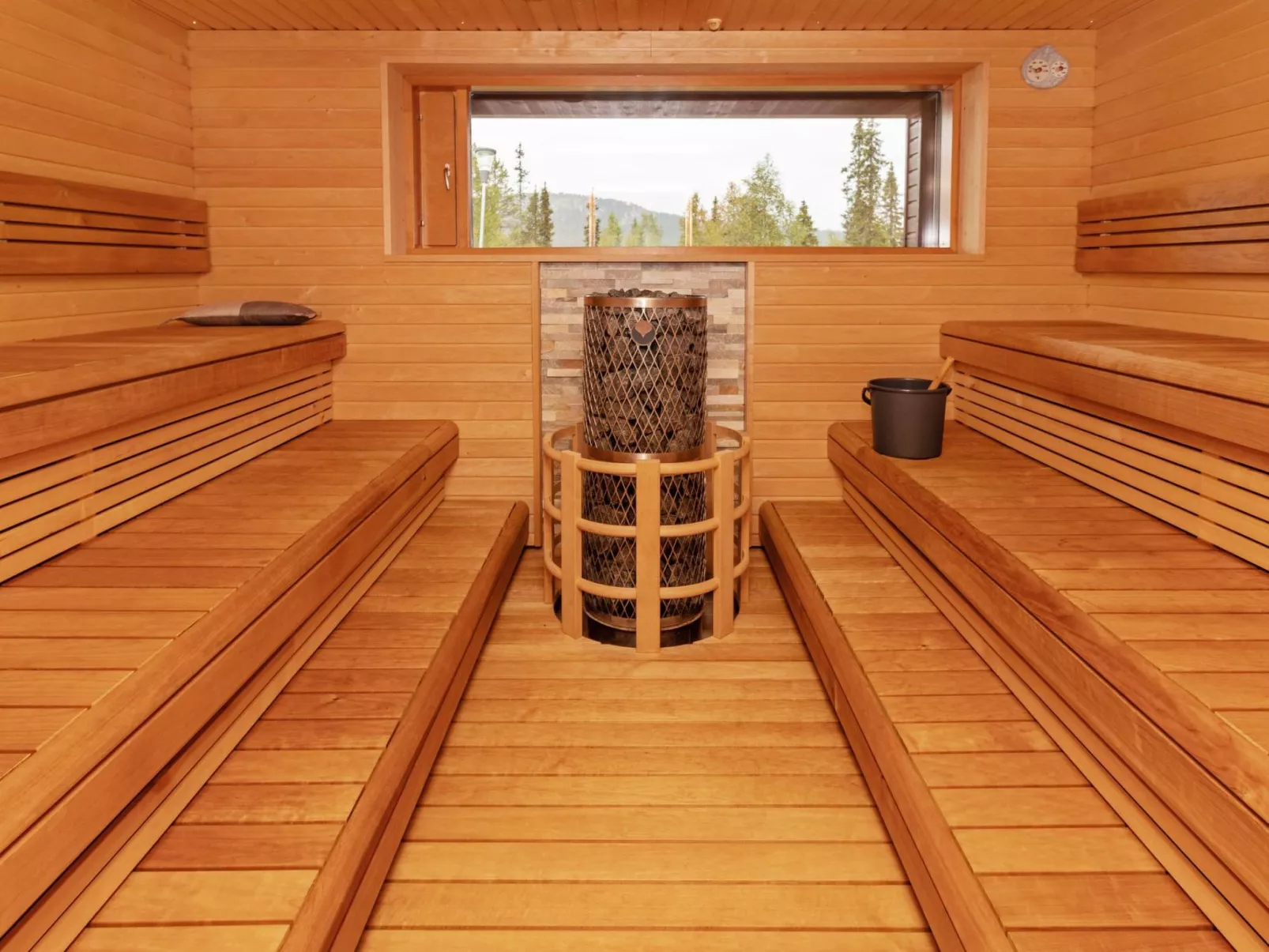 Holy lake chalet a-Drinnen