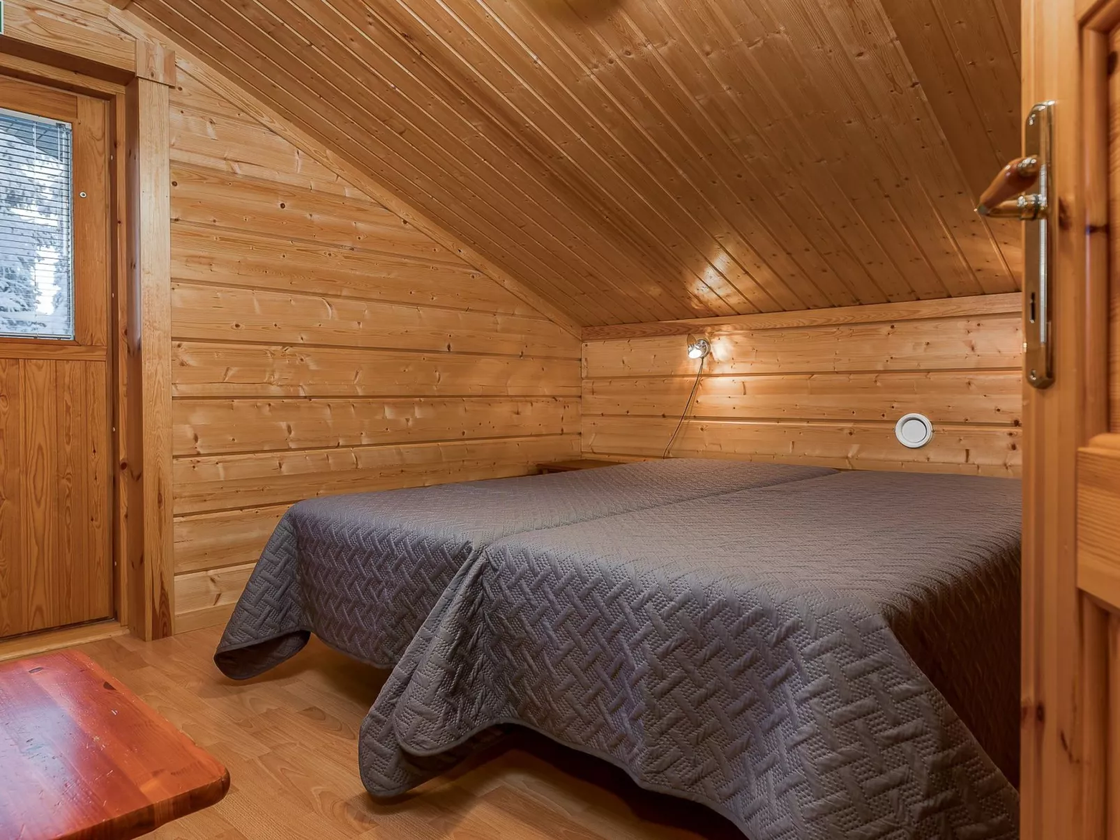 Kinostupa 2a (15-16)-Inside