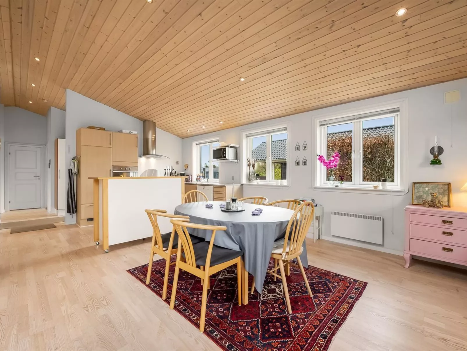 "Gertrud" - 950m to the fjord-Drinnen