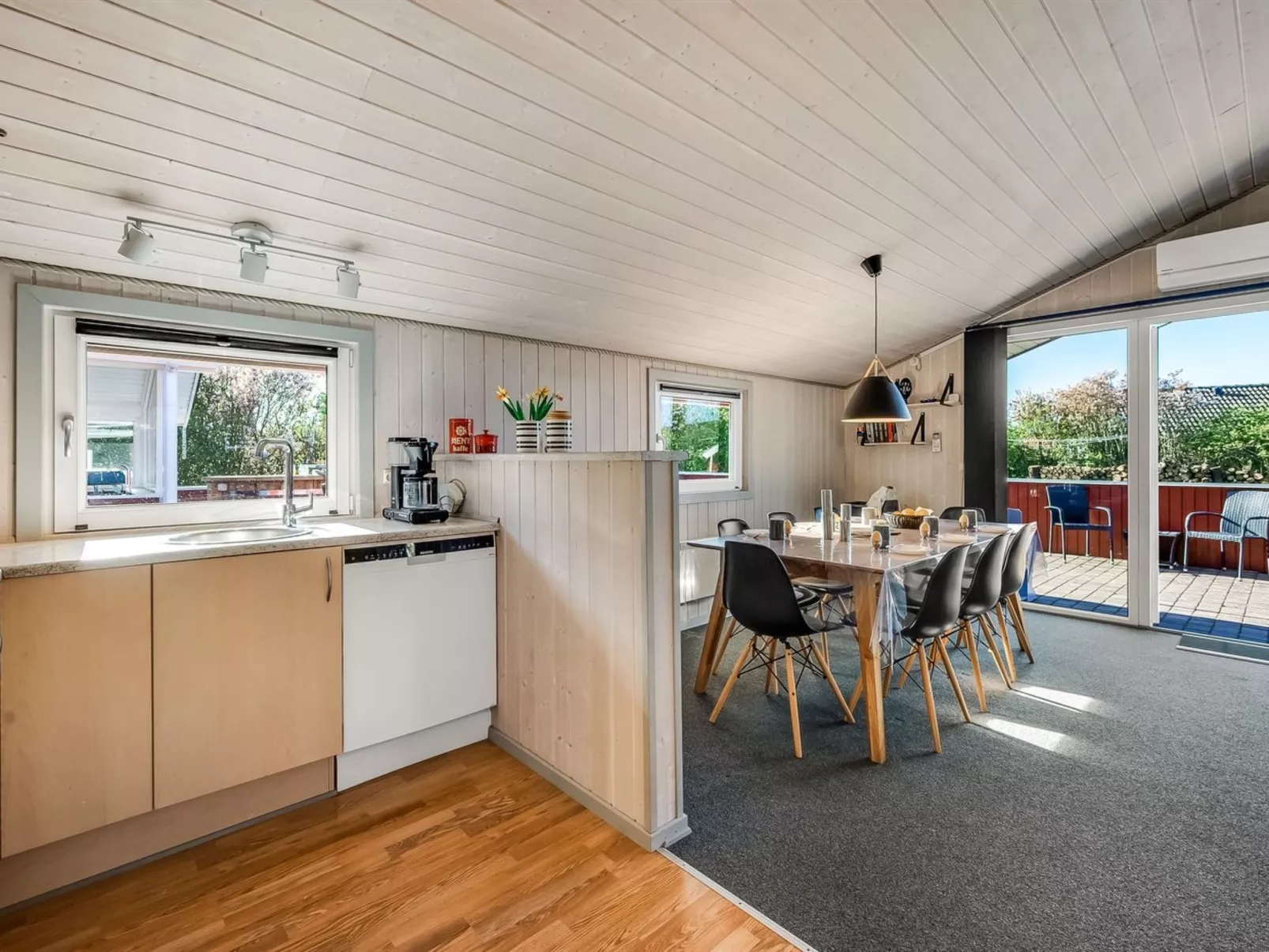 "Seba" - 1km to the fjord-Inside