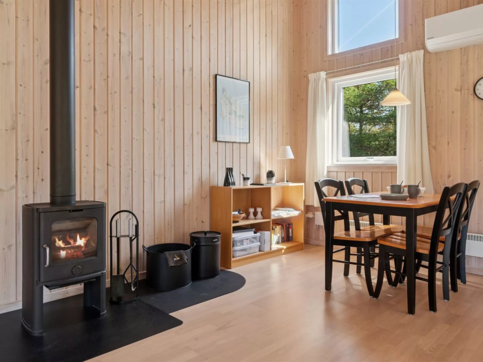 "Edna" - 500m from the sea-Drinnen