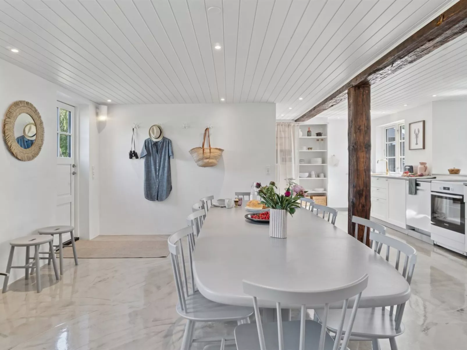 "Thrym" - 2.5km from the sea-Inside