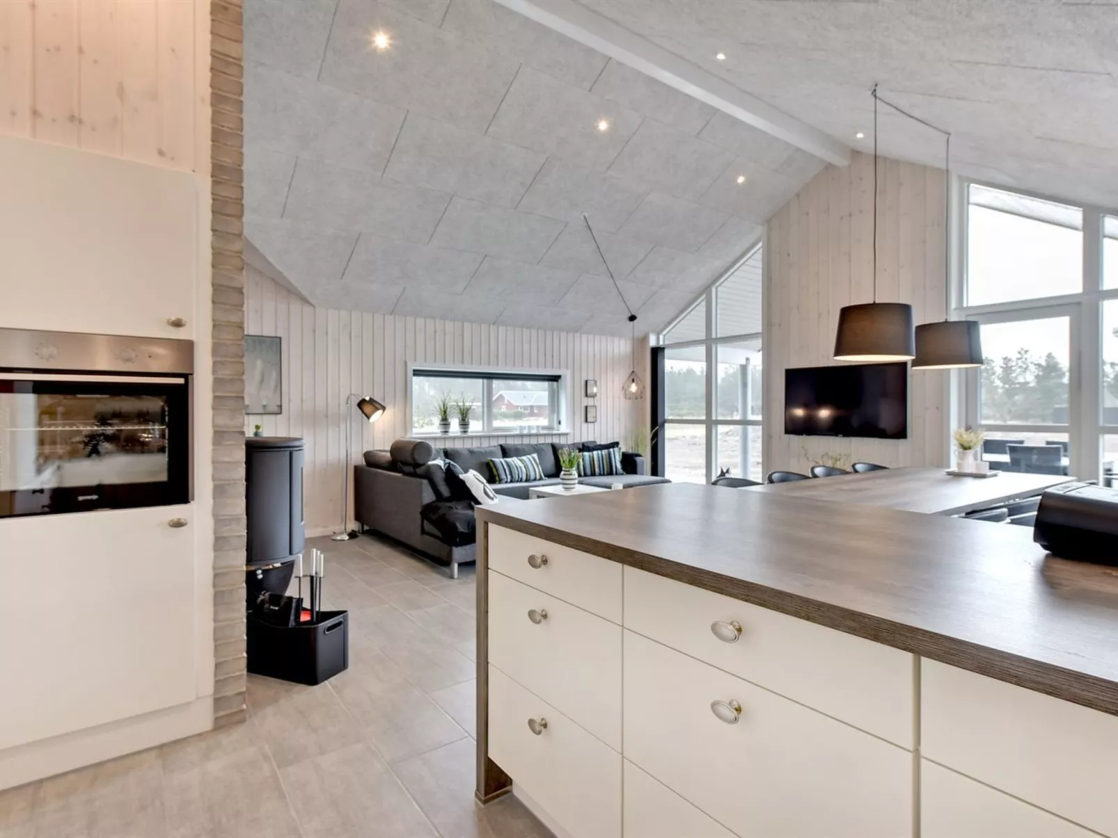 "Hwithoveth" - 1.4km from the sea-Dedans