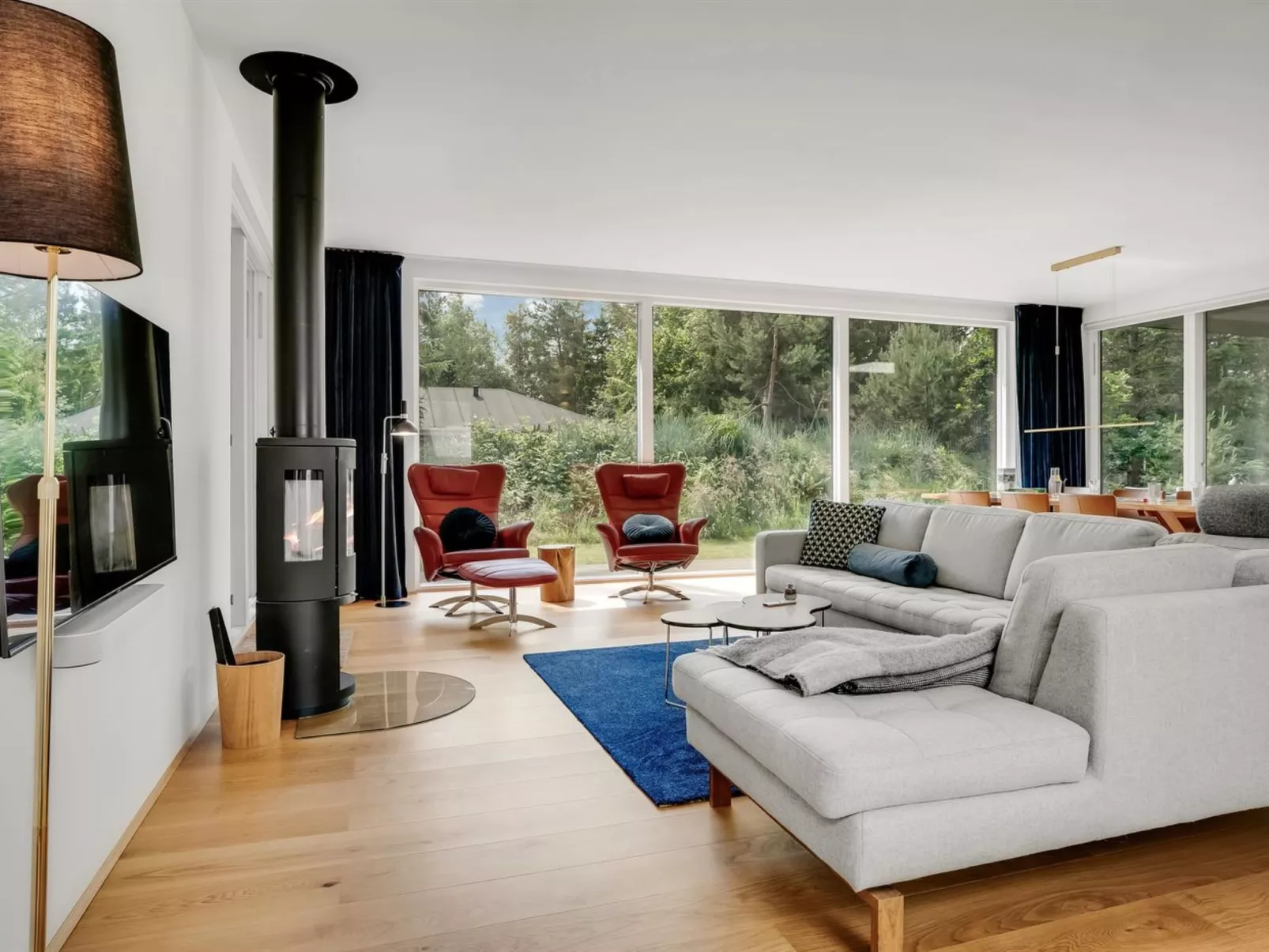 "Jonas" -  from the sea-Dedans