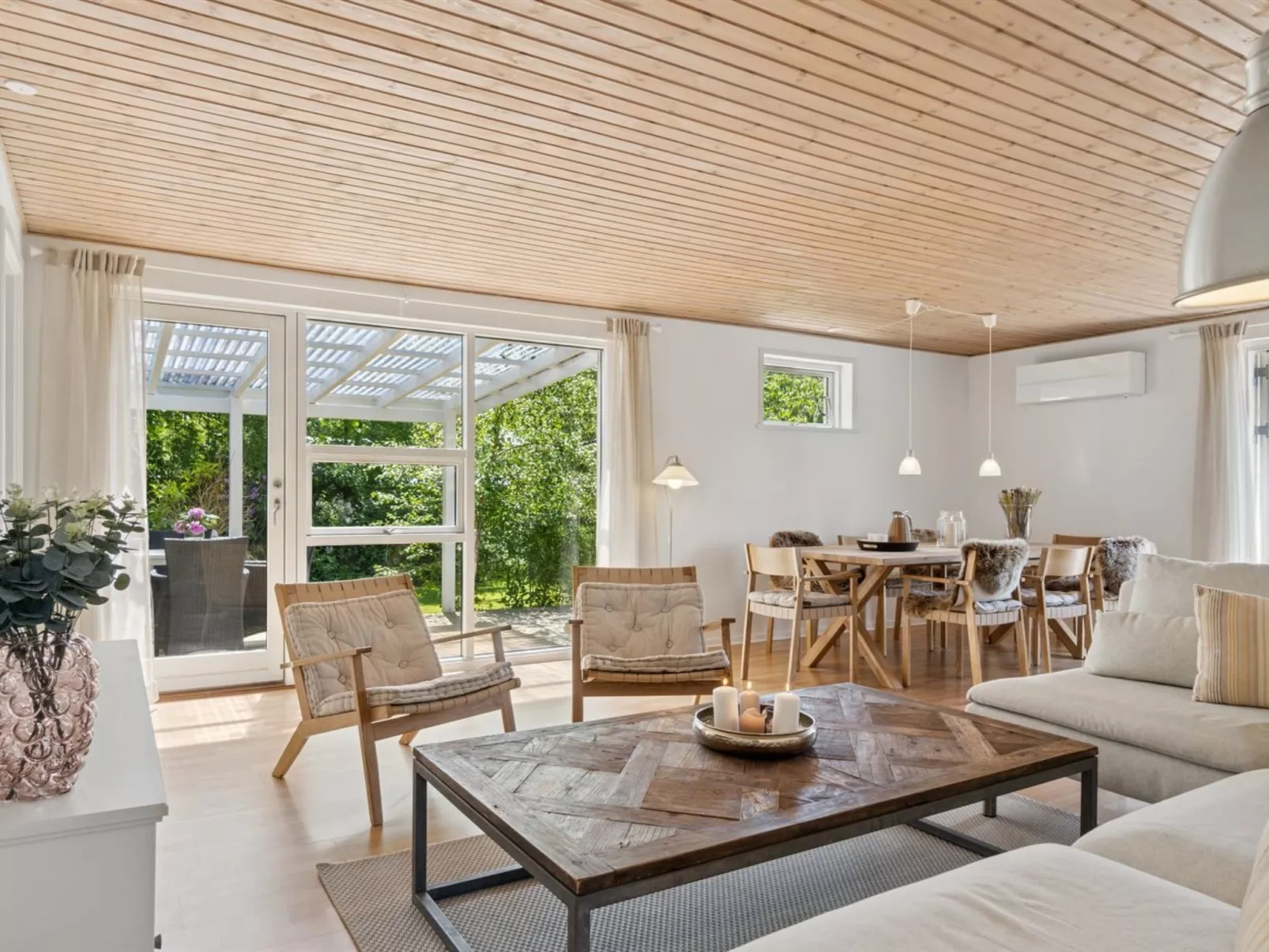 "Annabeth" - 850m from the sea-Inside