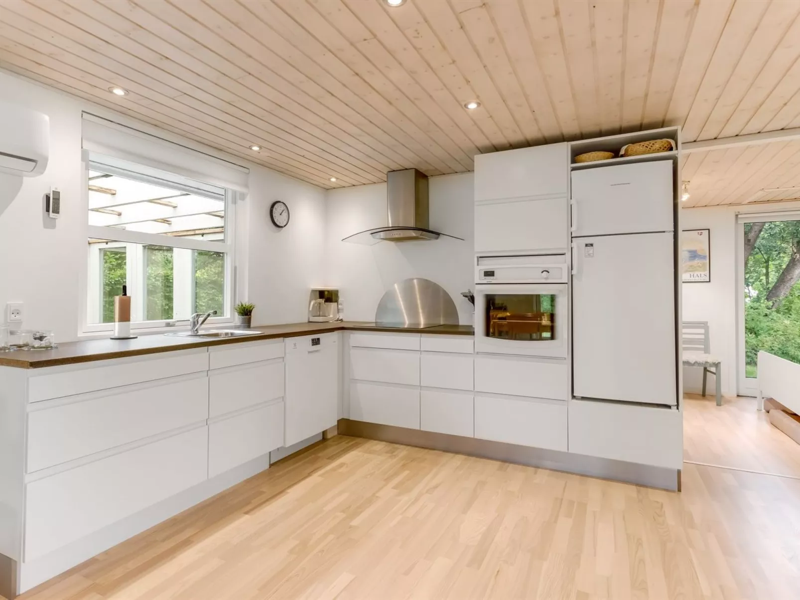 "Alica" -  from the sea-Dedans